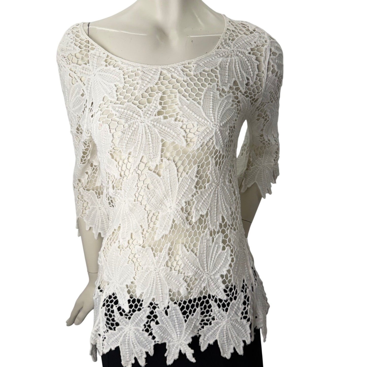 White Floral Lace Crochet Top   Scalloped Hem Sz Medium Fairycore whimsical