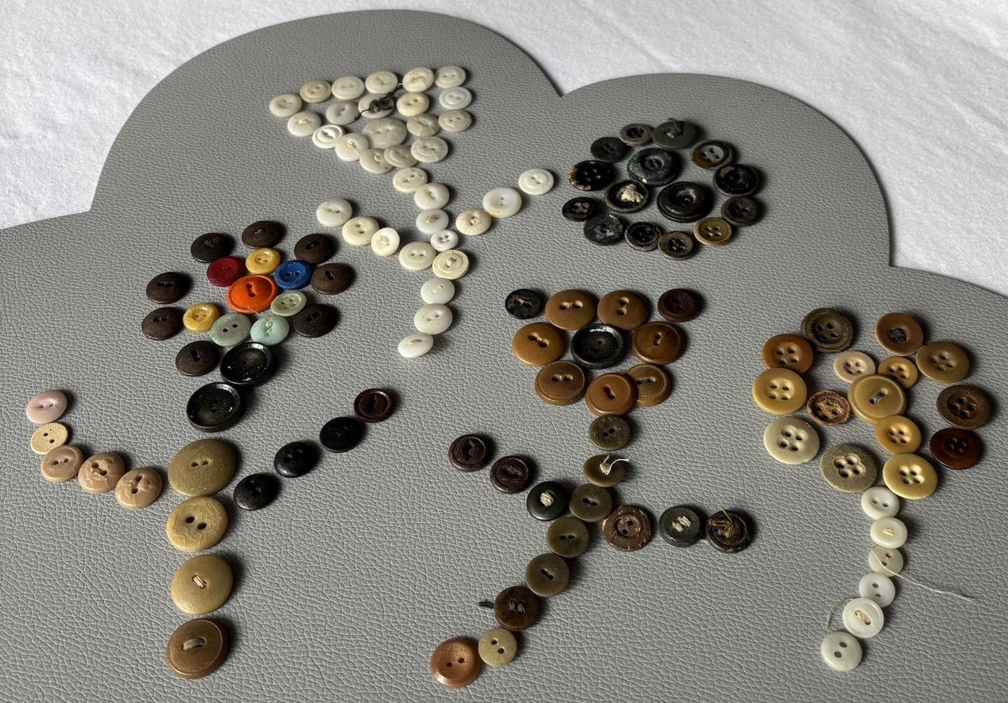 Antique Button Lot ~ 75pc Mixed Bone, Bakelite & Casein Early 1900s Cracked