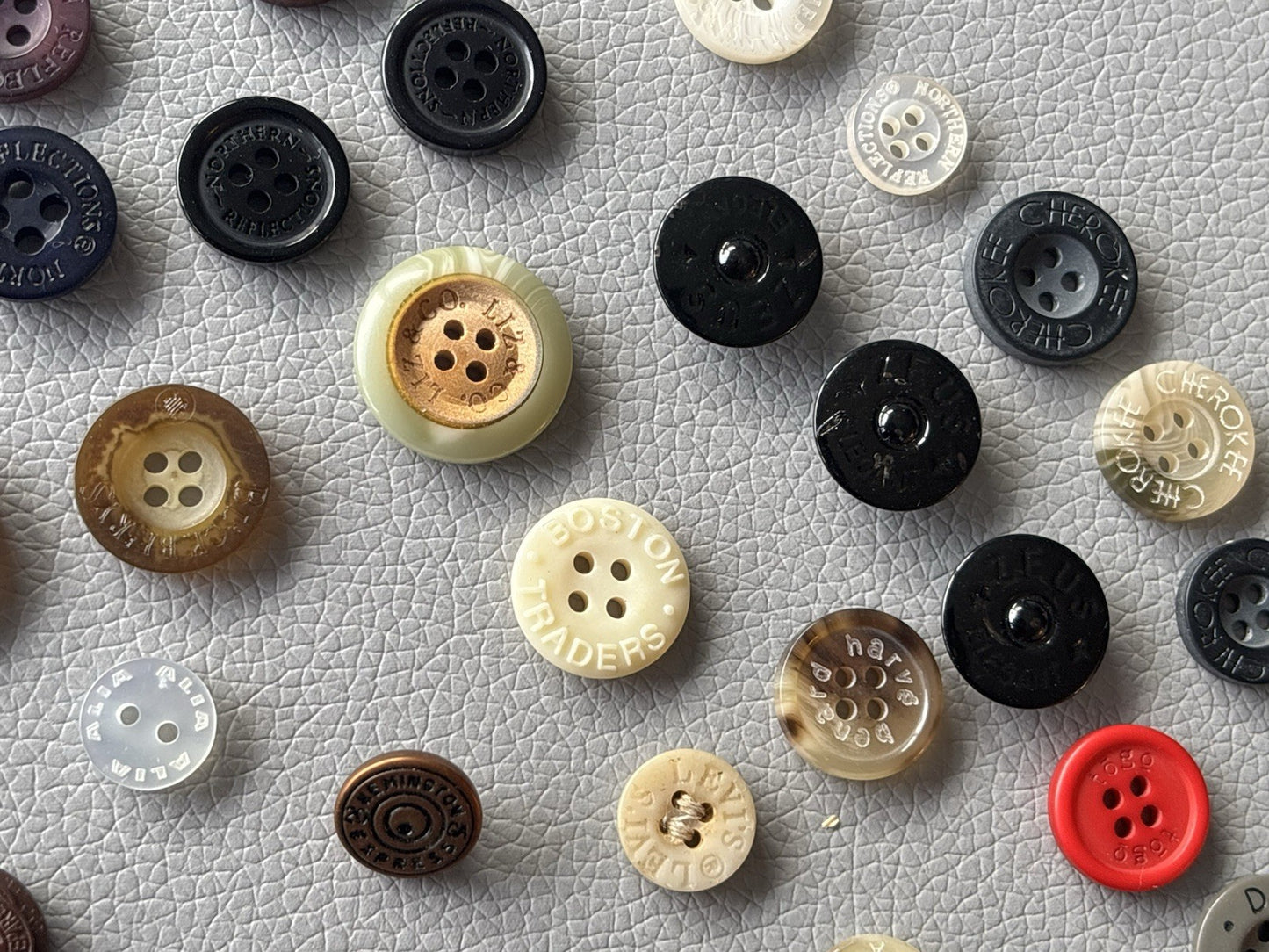 Vintage Button Lot Of 40 4 Hole Buttons. Northern Reflections Levi’s Cherokee