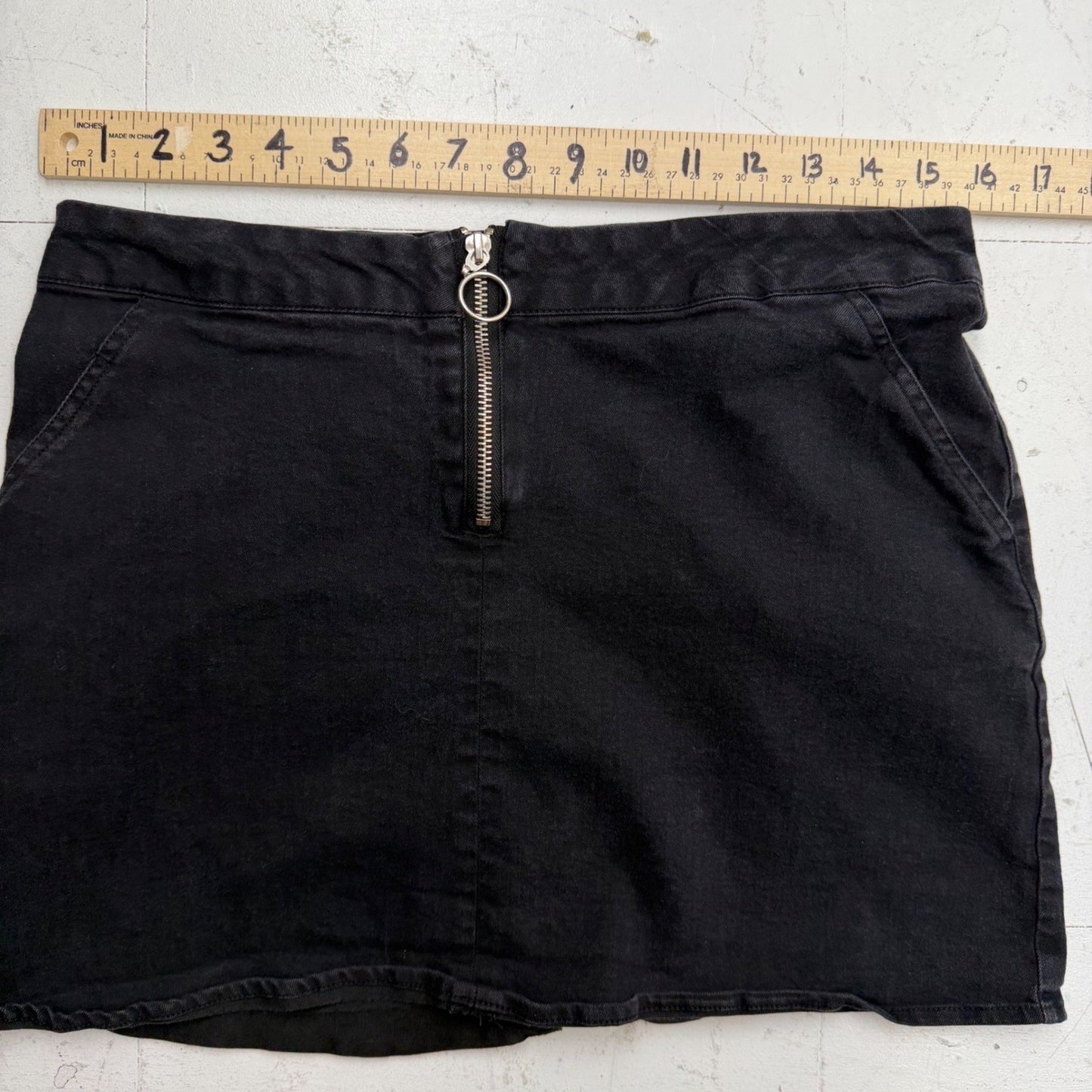 Streetwear Society Black Denim Mini Skirt Exposed O-Ring Zipper Y2K Goth Large