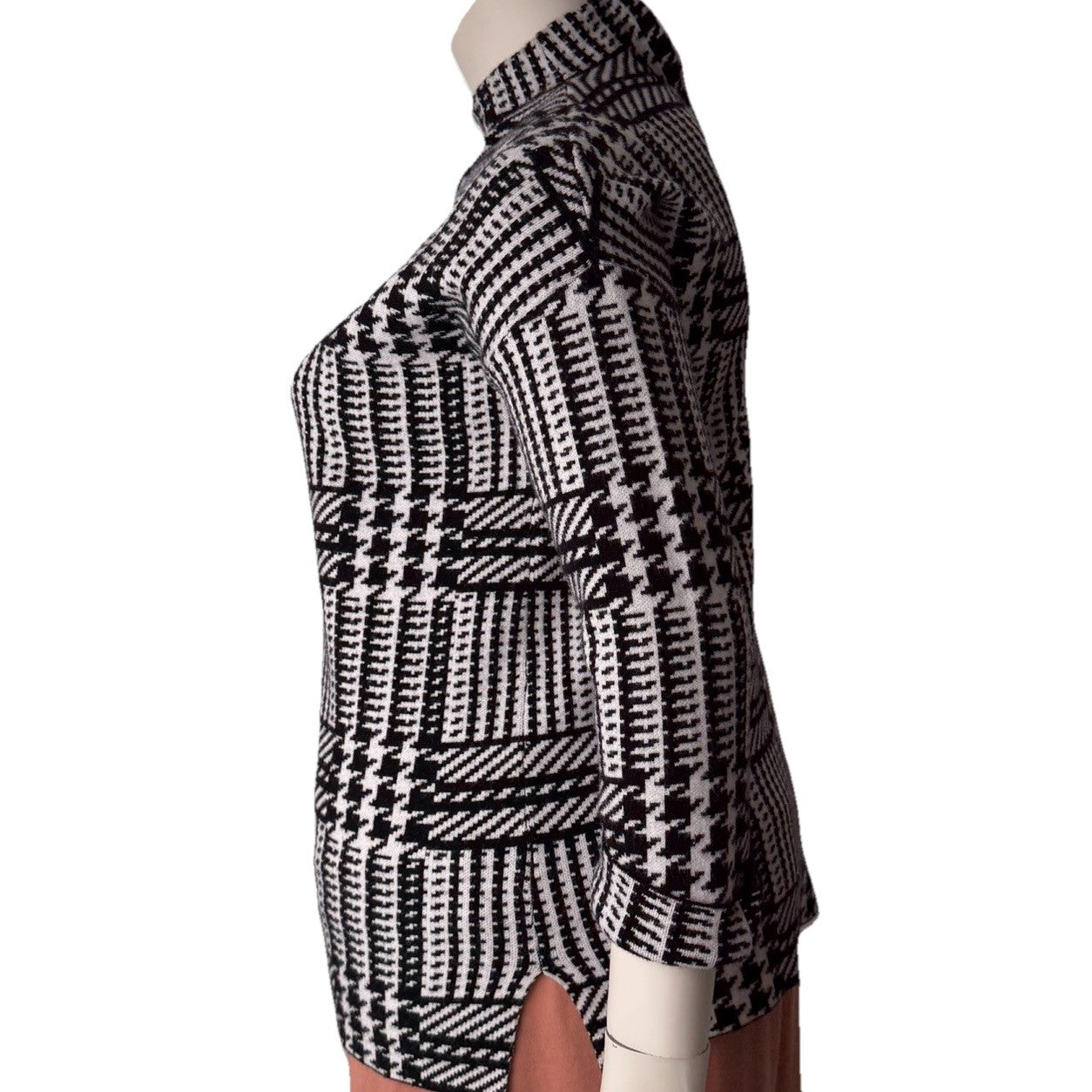 Max Studio Black and White Houndstooth Plaid Mock Neck Back Zipper Sweater Large