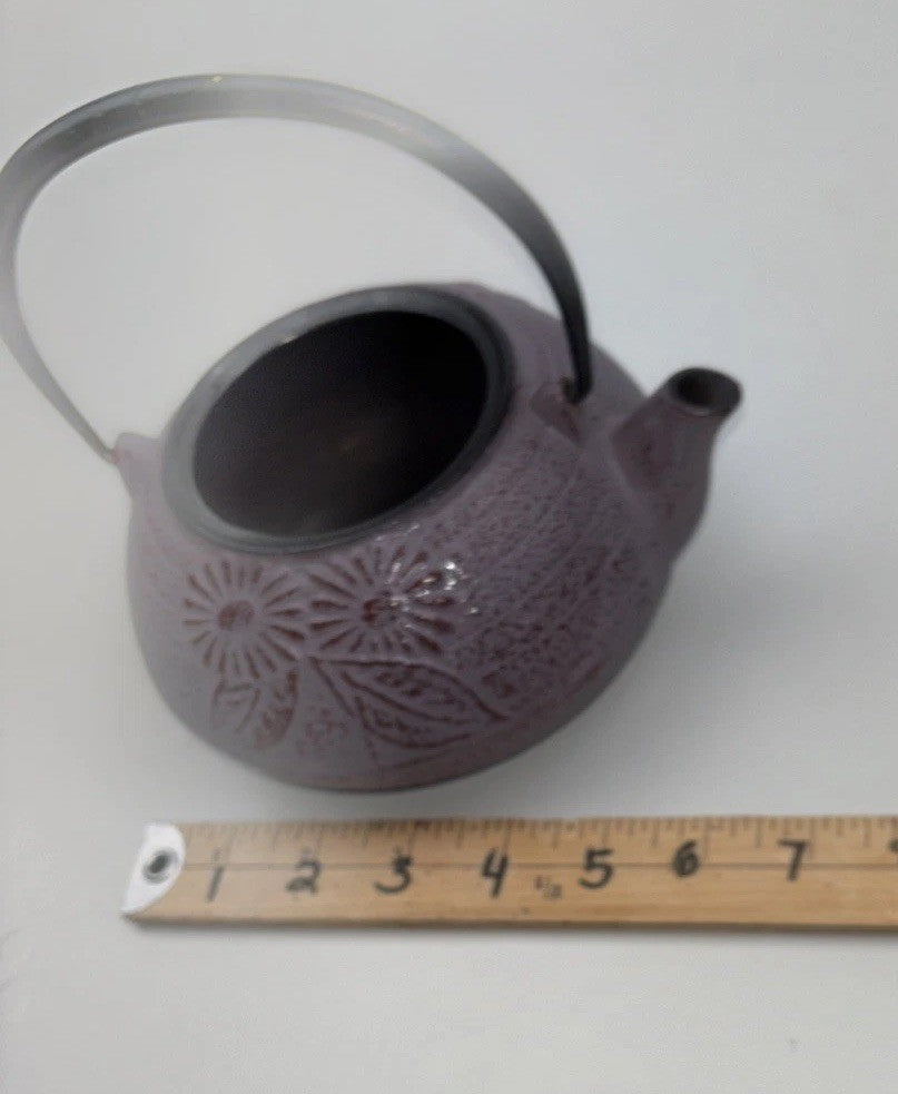 Purple Japanese Cast Iron Teapot Tetsubin Floral Chrysanthemum Pattern Rare