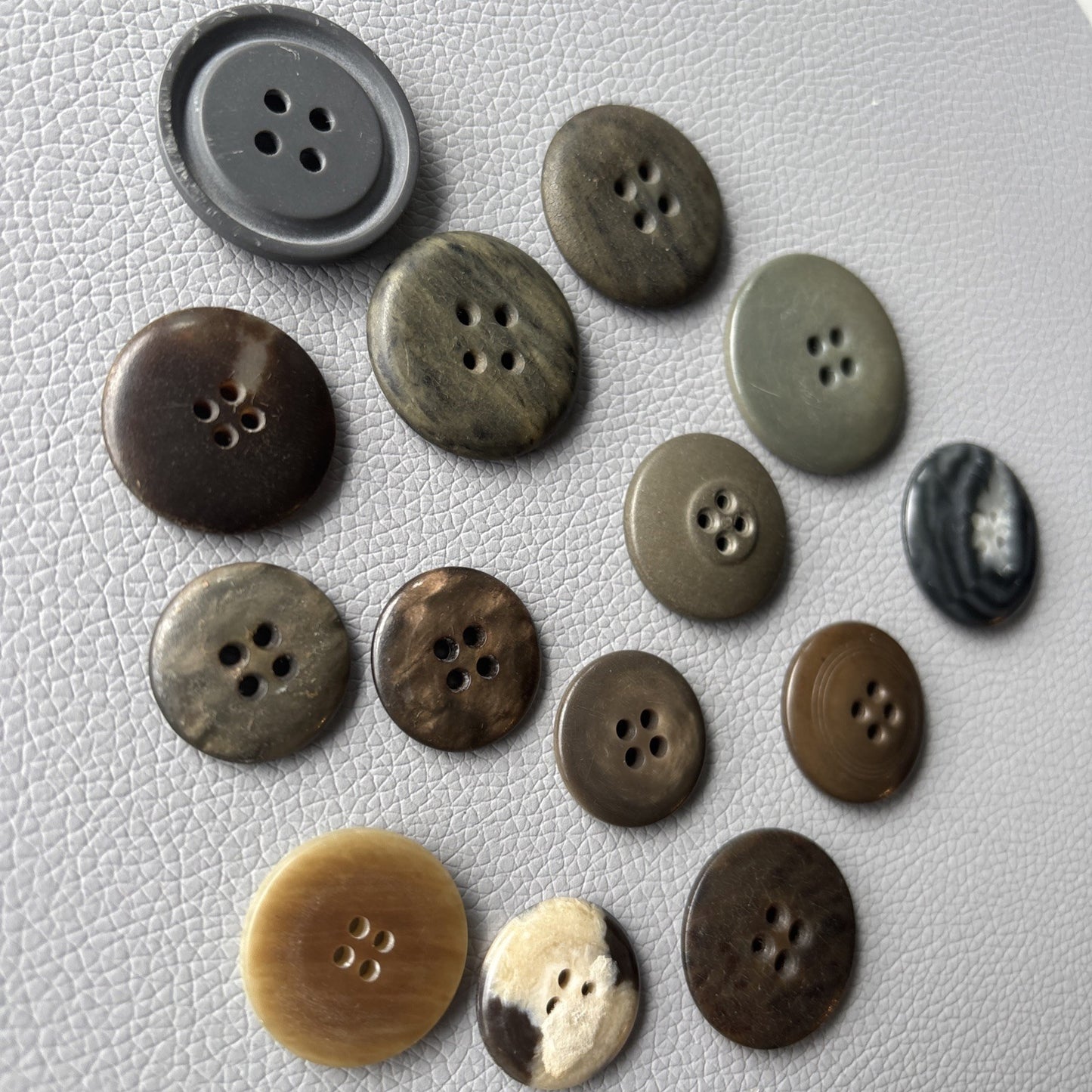 Vintage Button Lot Of  Grey Brown Beige Medium, Lg  Round Wooden + Plastic