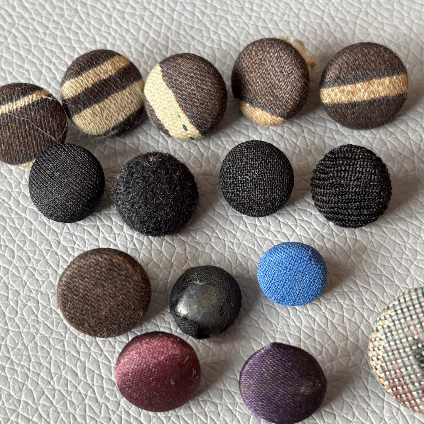 Vintage Fabric Covered Button Lot 1930s–50s Wool Tweed Satin & Thread Wrapped