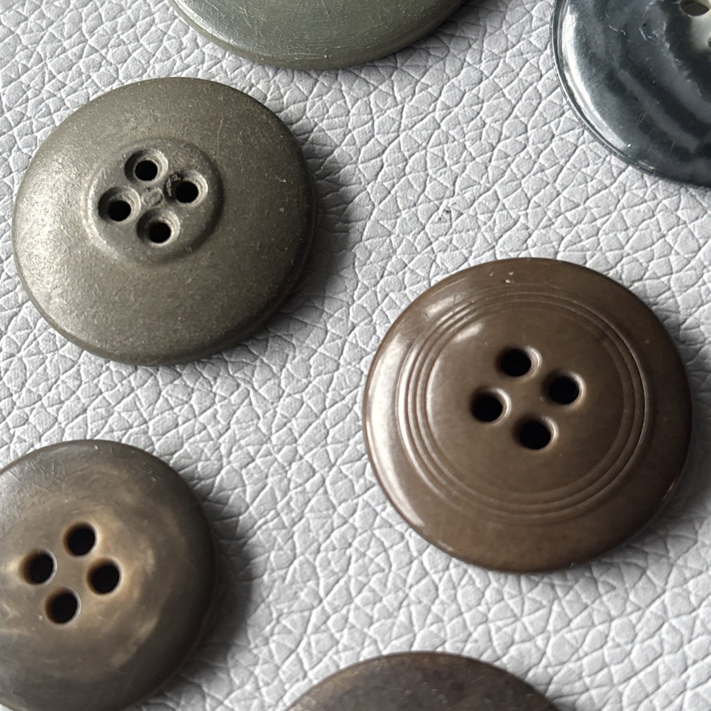 Vintage Button Lot Of  Grey Brown Beige Medium, Lg  Round Wooden + Plastic
