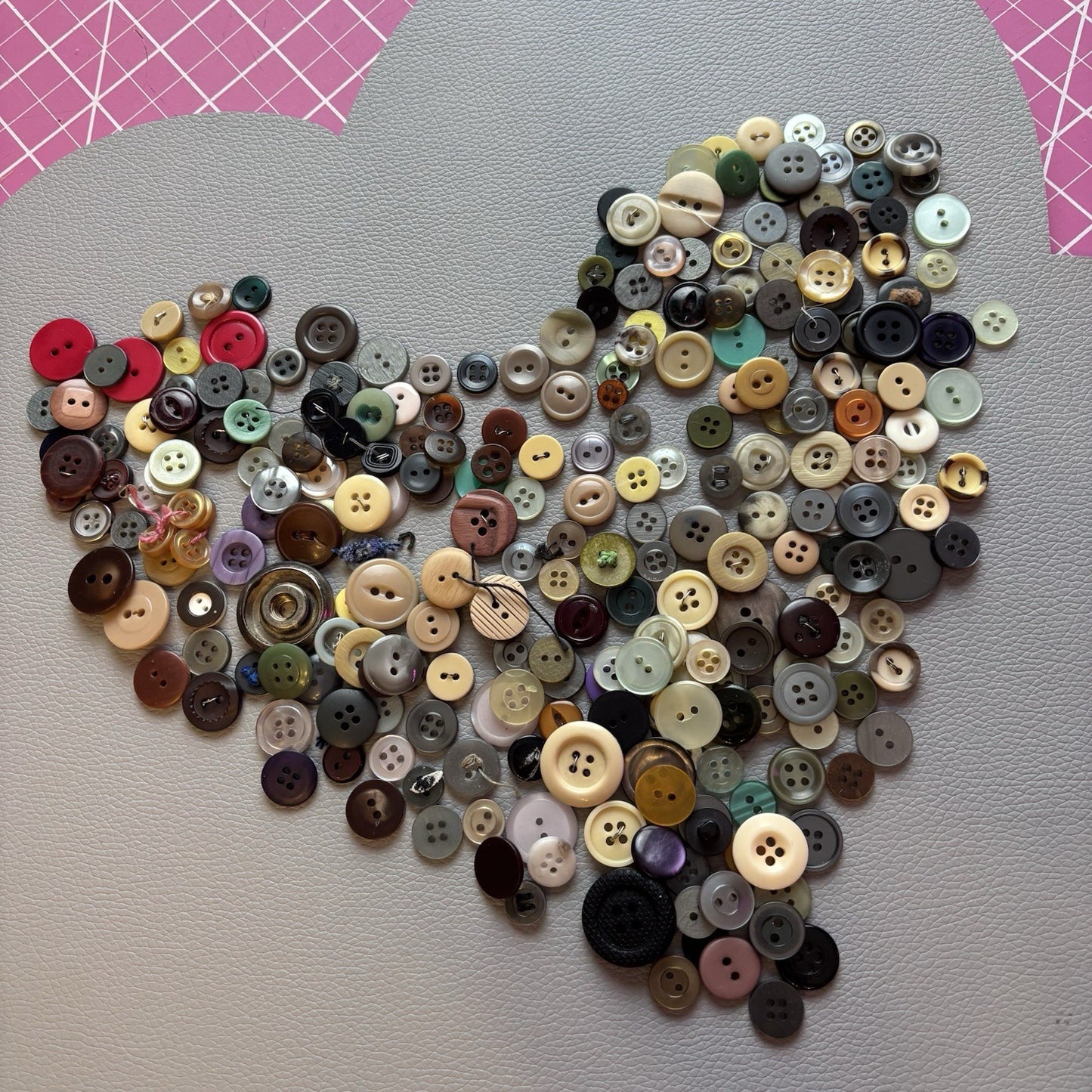 Button Lot Of Assorted Colors In 2 Hole 4 Hole Shiny Mat Red Blue Black Grey