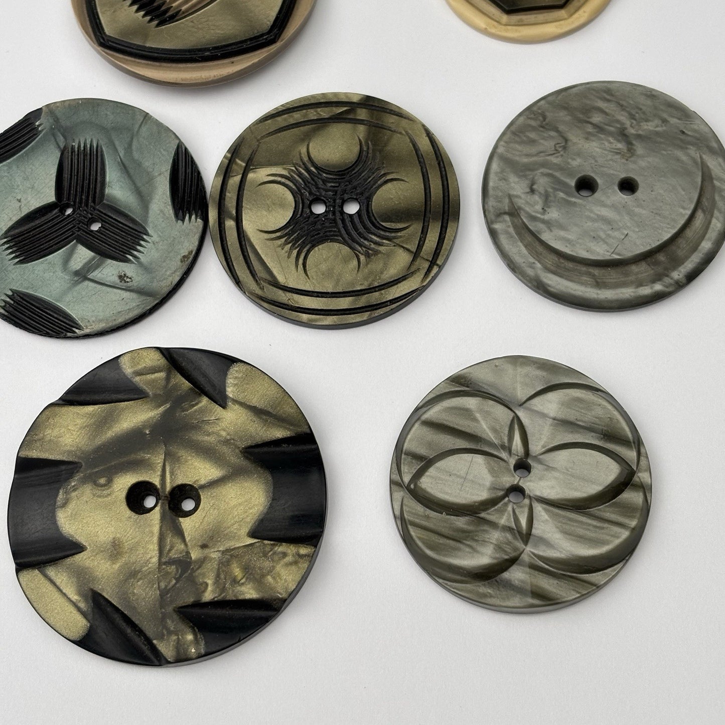 Vintage Carved Art Deco Buttons Lot – Large Marbled Bakelite Style, 16 Pieces
