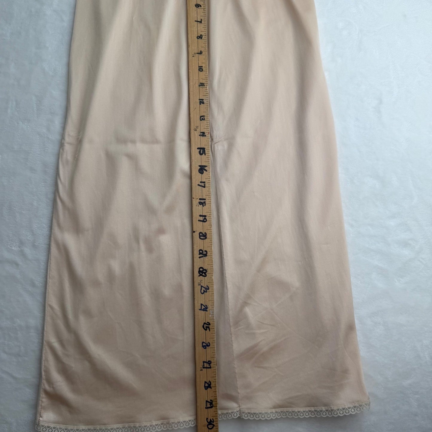 Vintage Maxi Half Slip Womens Size S/M Excellent Condition Nude Lace Trim