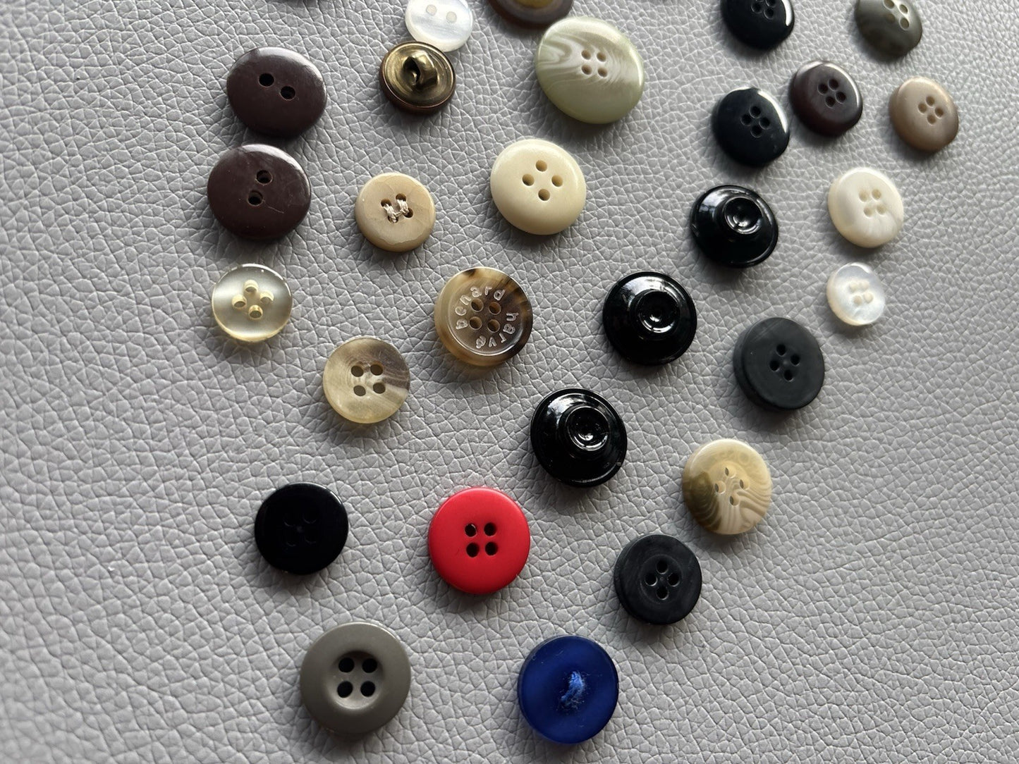 Vintage Button Lot Of 40 4 Hole Buttons. Northern Reflections Levi’s Cherokee