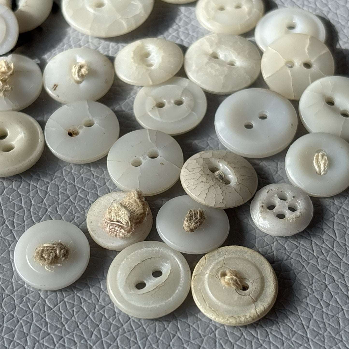 Antique Button Lot ~ 75pc Mixed Bone, Bakelite & Casein Early 1900s Cracked