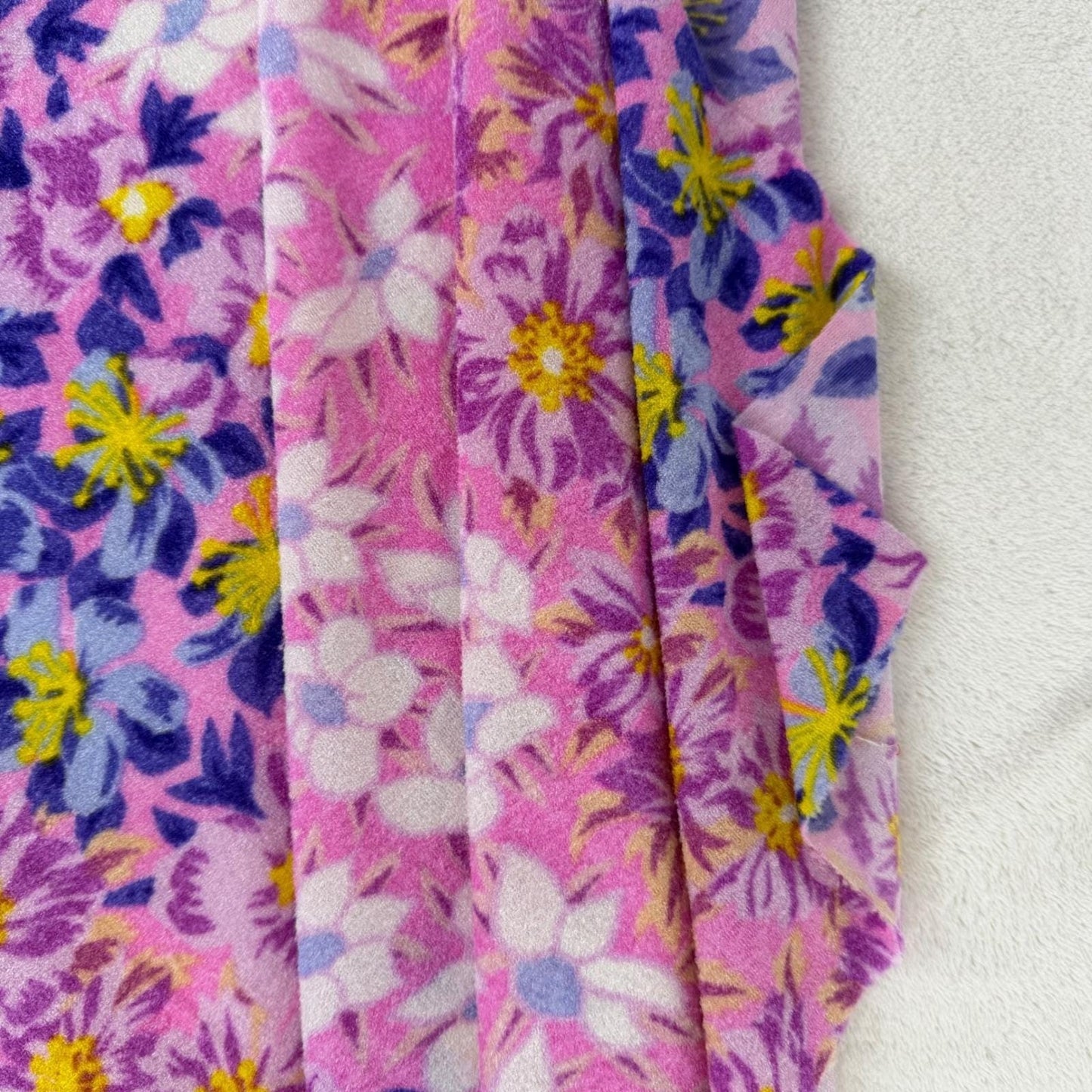 Vintage Floral Velour Fabric Pink Purple Daisy Print 2.5m • 46 Inch Wide 166 GPM