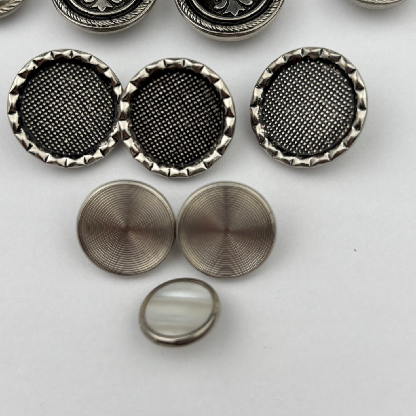 Vintage Silver Crest Button Lot – Fleur-de-Lis, Maple Leaf, Crown & Star, 15pcs
