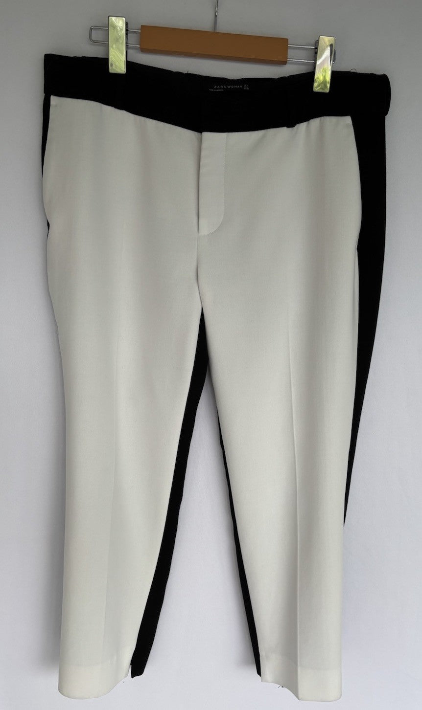 Women’s Zara Dress Pants Sz Lg Capri  Creamy White With Black Stripe Dress Pants