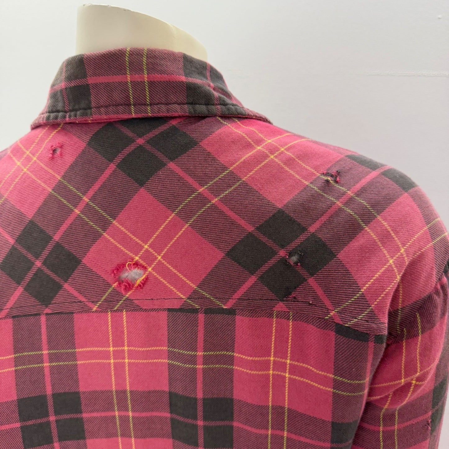 Dickies Mens Red Black Plaid Flannel Shirt Distress workwear Size Small thrashed