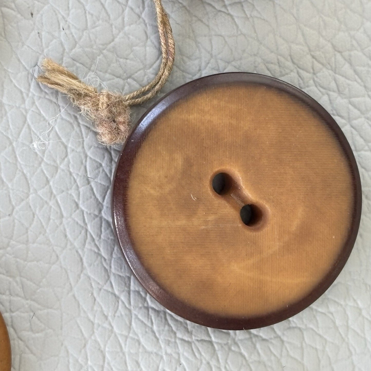 Vintage Brown Bakelite & Casein Button Lot 1930s-40s • Carved & Etched Styles