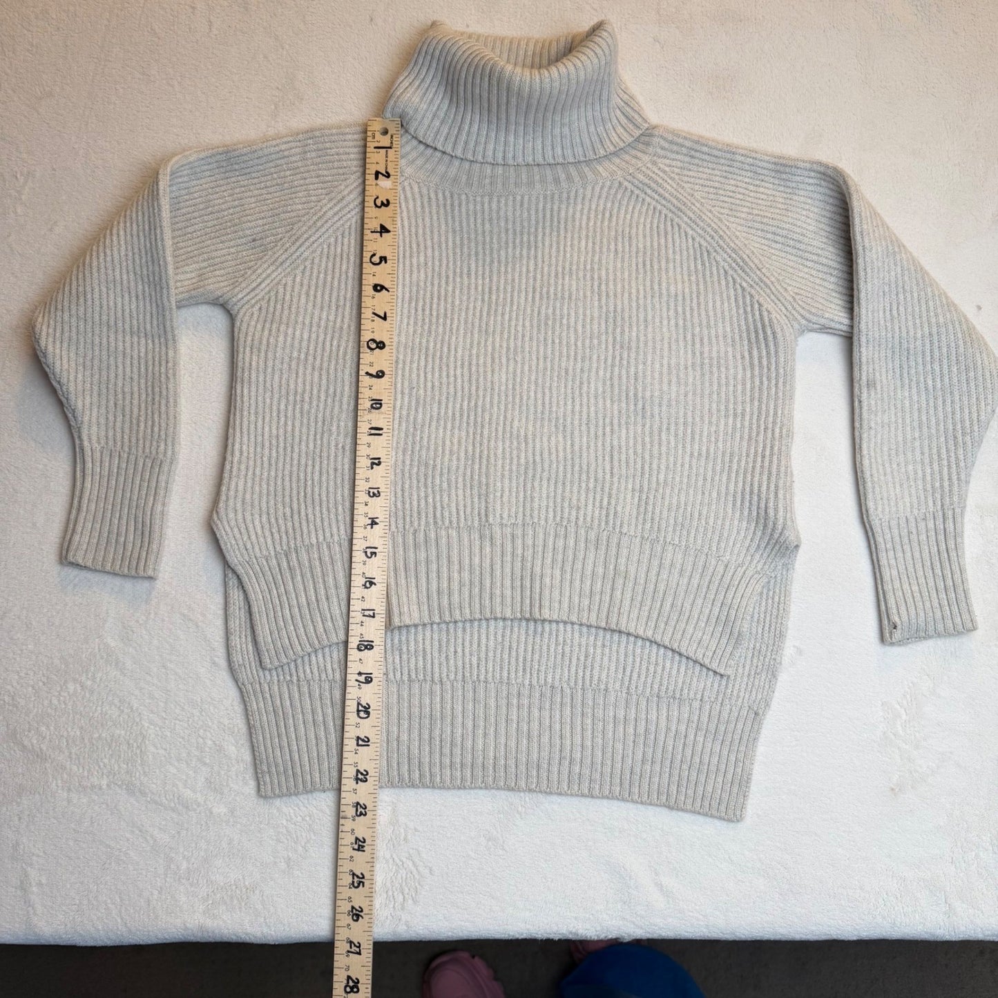 Aritzia Sweater Wilfred Free 100% Merino Wool Ribbed Turtleneck Gray Old Money