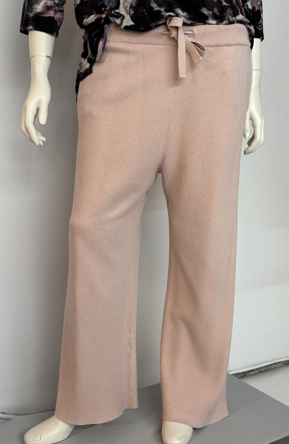 Women's NWT Black Sweater + Pink Jogger's Plus Size XXL Pockets Outfit Basiccore