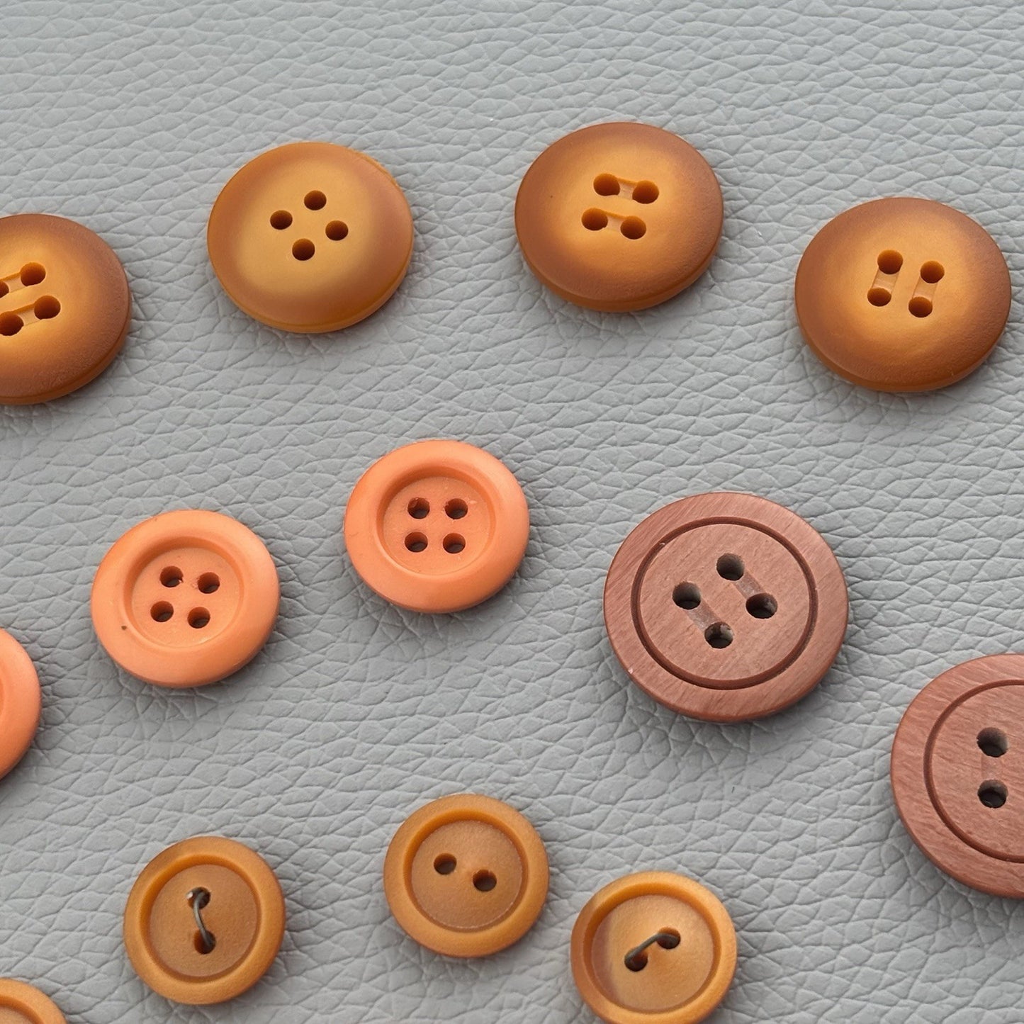 50 New Orange Ombré Plastic Two Hole And Four Hole Round Clothing Buttons