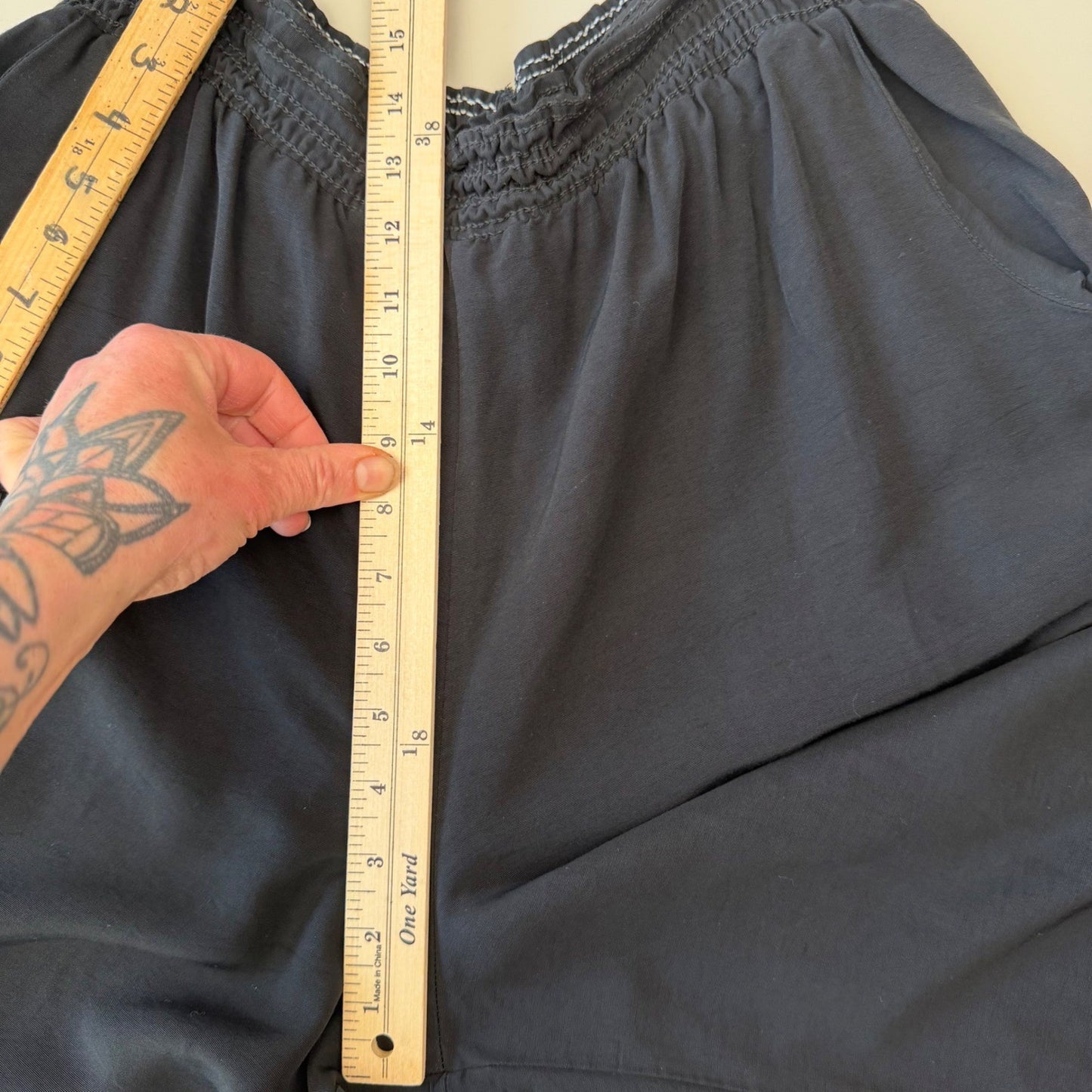 Vintage Wide Leg Pants Black Rayon Smocked High Waist Cropped Culottes Large