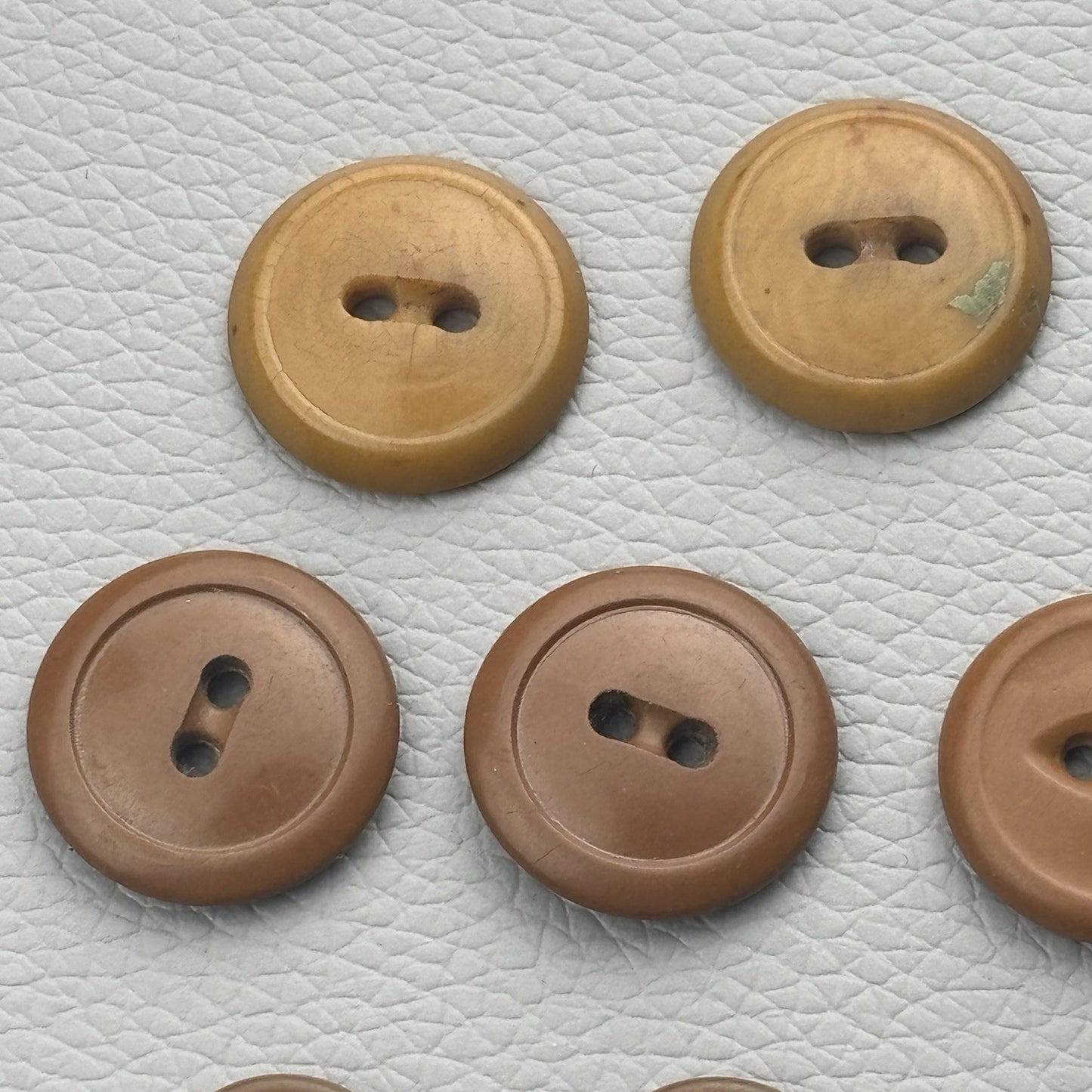 Vintage Casein Button Lot Brown Tan Butterscotch Fish Eye 20pcs 1930s–1950s
