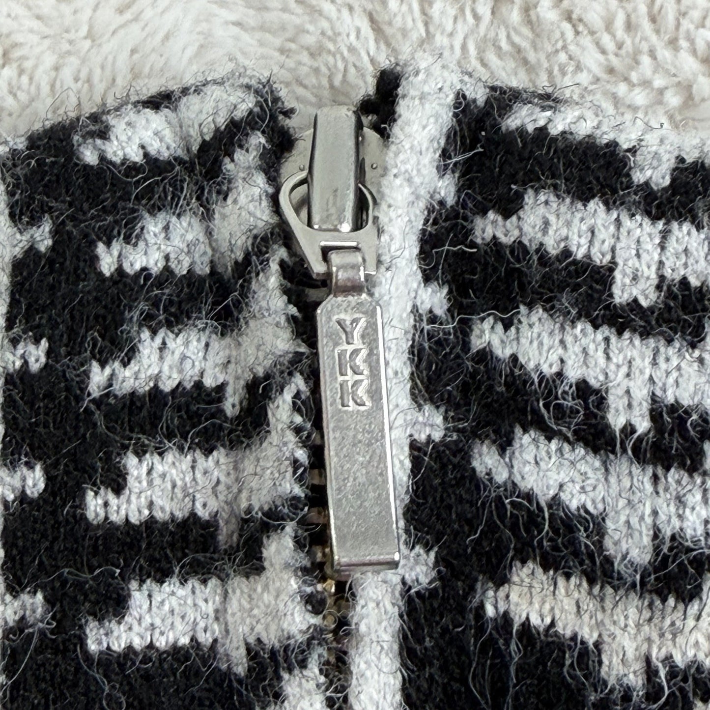 Max Studio Black and White Houndstooth Plaid Mock Neck Back Zipper Sweater Large