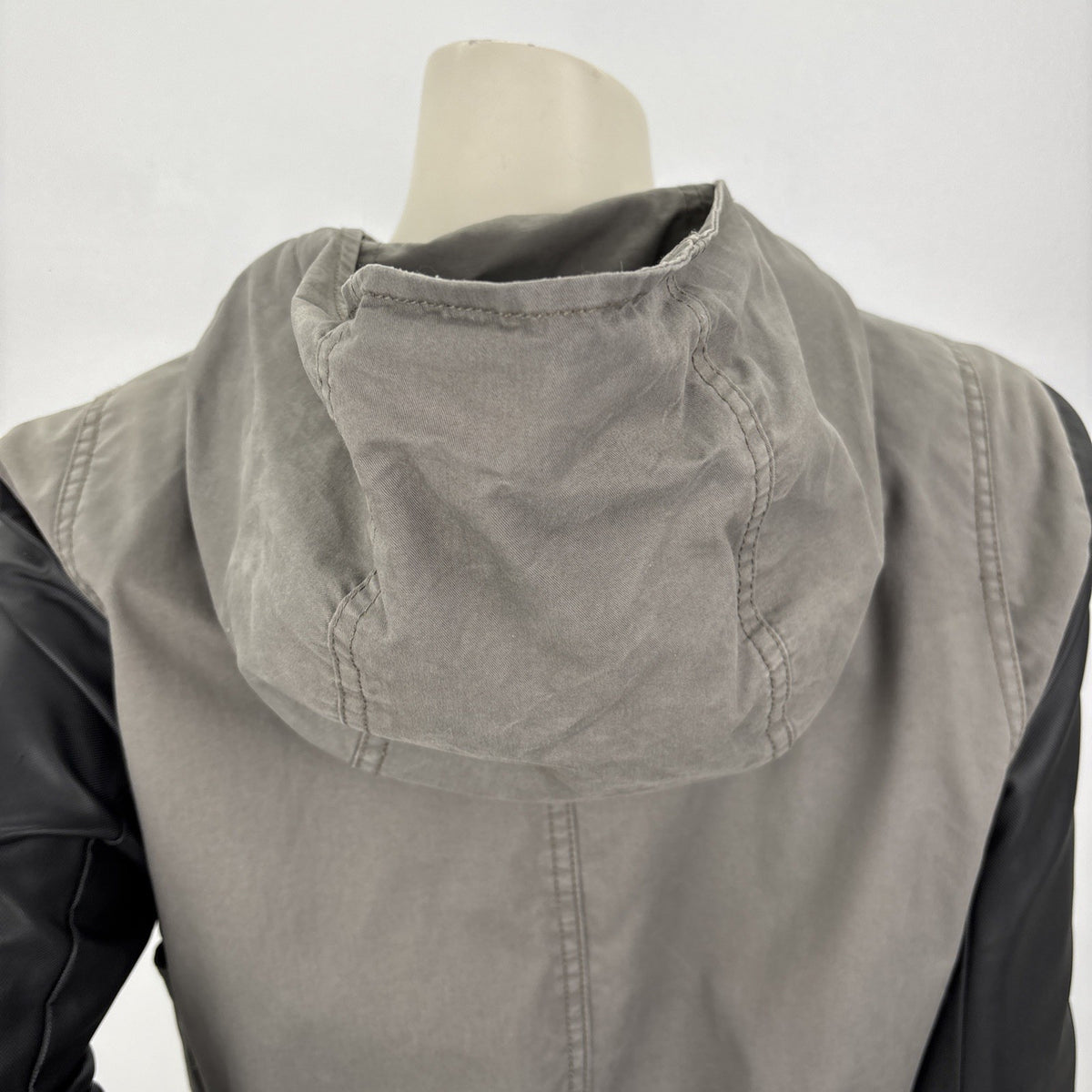 DKNY Grey  And Black Cargo Coat Drawstring Waist Full Lined Zipper Hood Outdoors