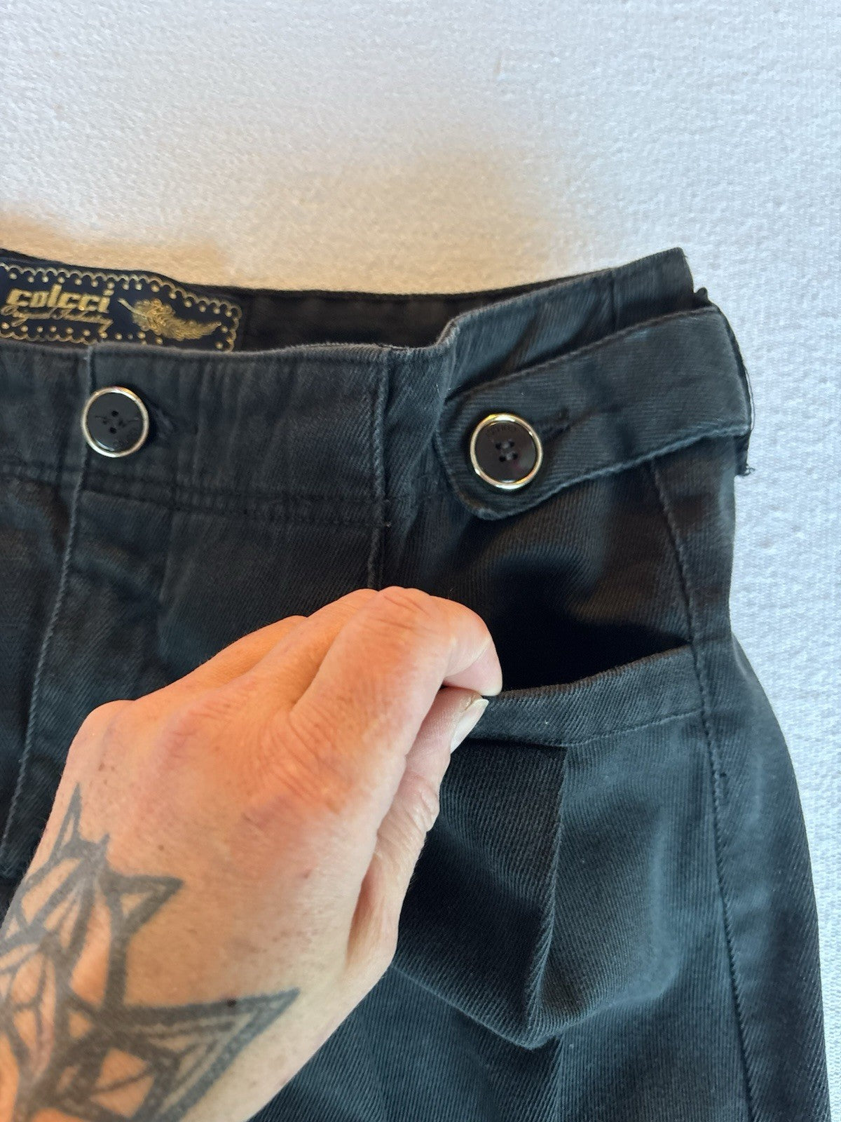 Colcci Black Pleated Tapered Jeans | 8 — detail photo 7
