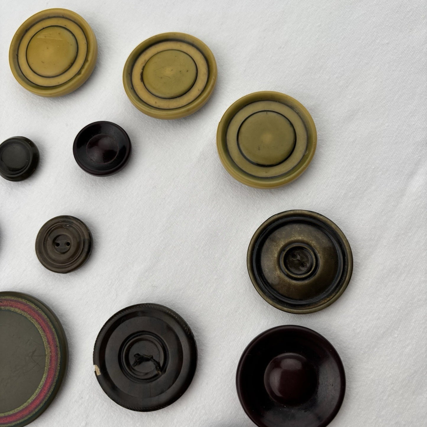 Vintage Composite Button Lot ~ 22pc Mixed Bakelite Era Brown Black Metal Shank