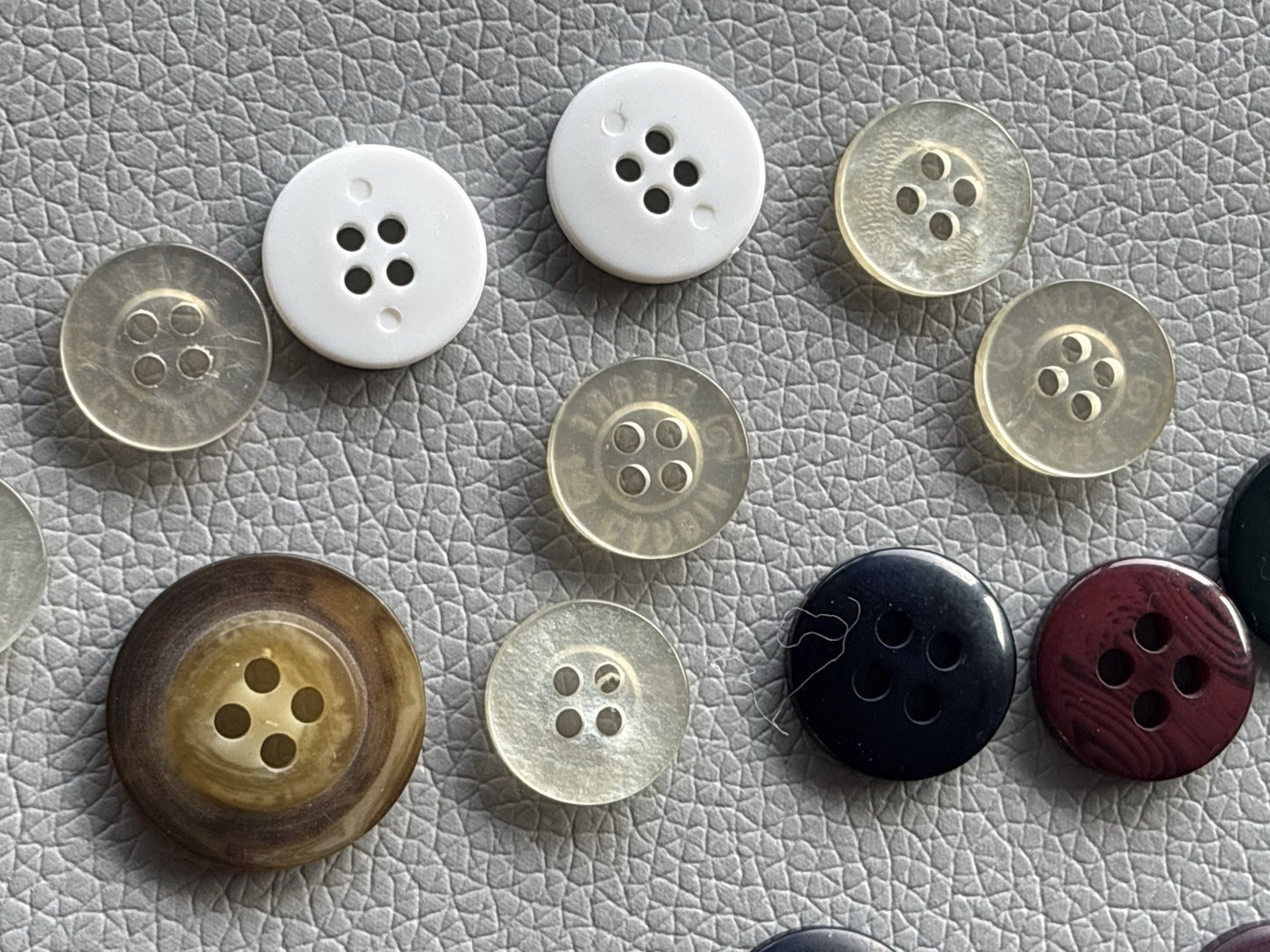 Vintage Button Lot Of 40 4 Hole Buttons. Northern Reflections Levi’s Cherokee