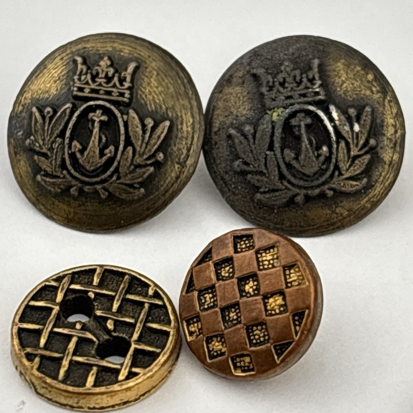 Vintage Brass & Black Button Lot – 29 Enamel Crest, Textured & Etched Designs,