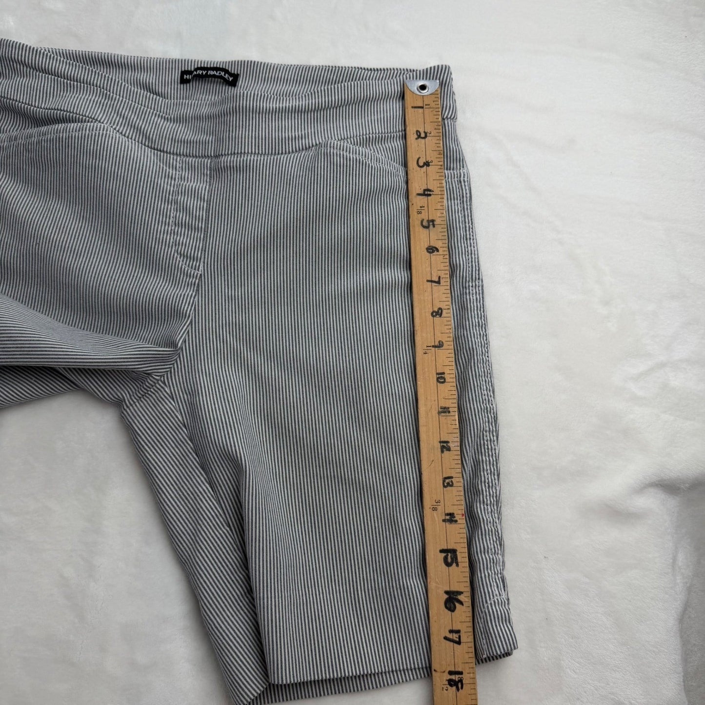 Hilary Radley Black White Pinstripe Pull On Shorts Stretch Size 10 Nautical Prep