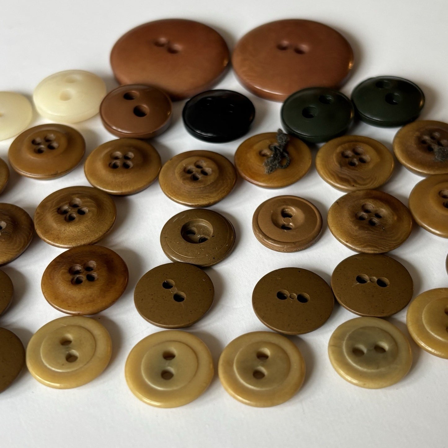 Vintage Brown & Caramel Bakelite Button 73 Lot Mixed 1930s-50s Suit Coat Styles