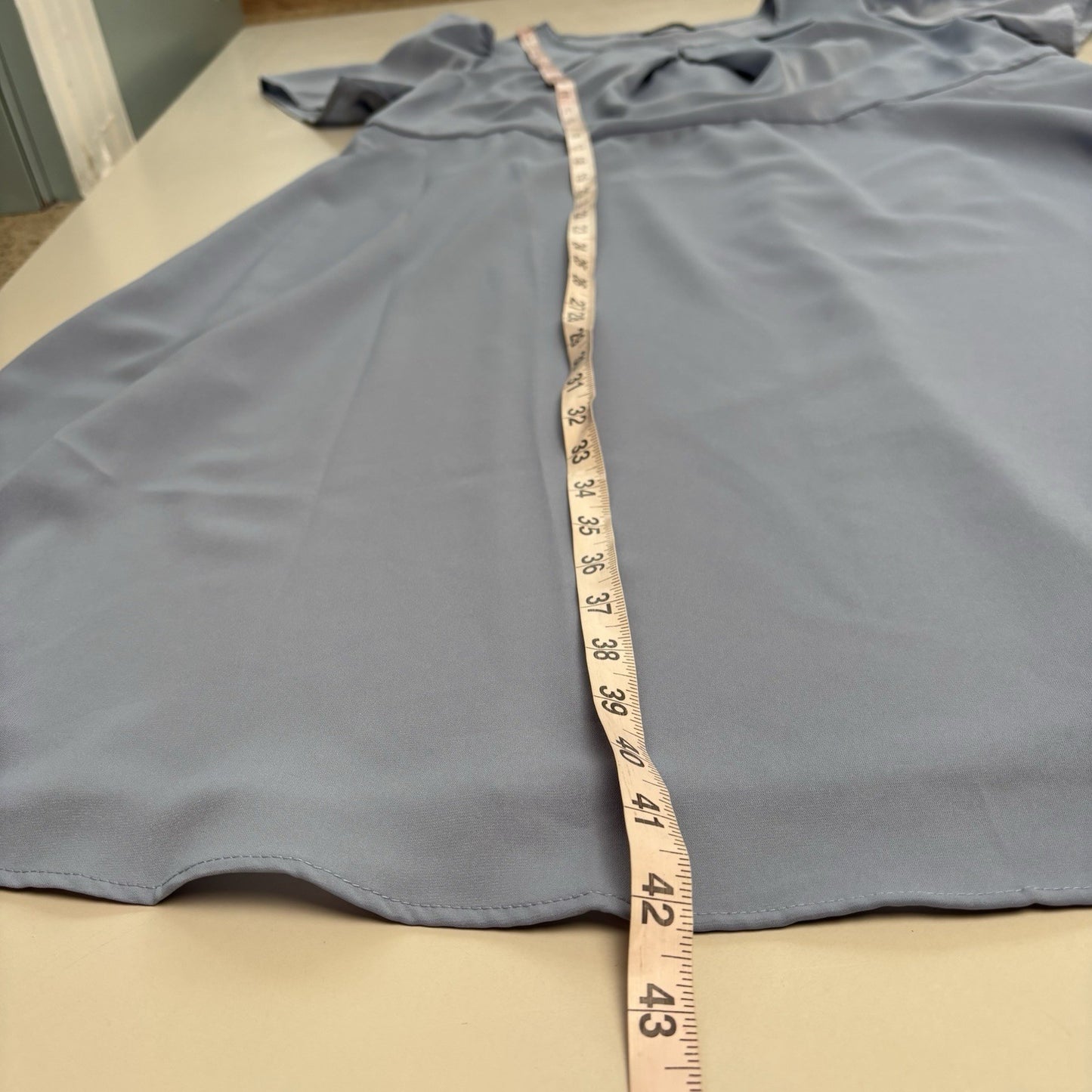 BloomChic Dusty Blue Puff Sleeve Midi Dress Size 14–16 Keyhole Neckline Pockets