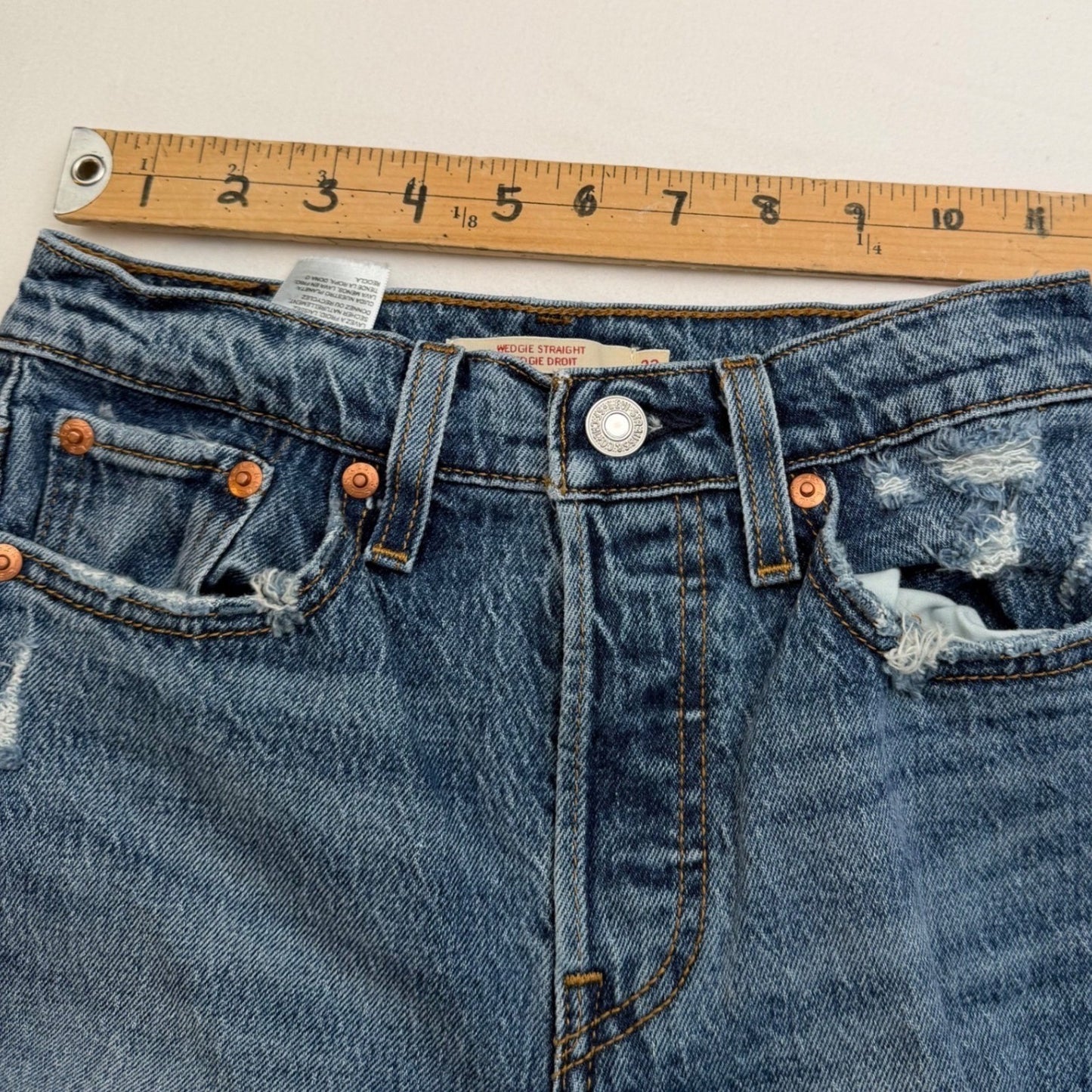 Levi's Wedgie Straight Jeans Distressed Medium Wash – Size 23