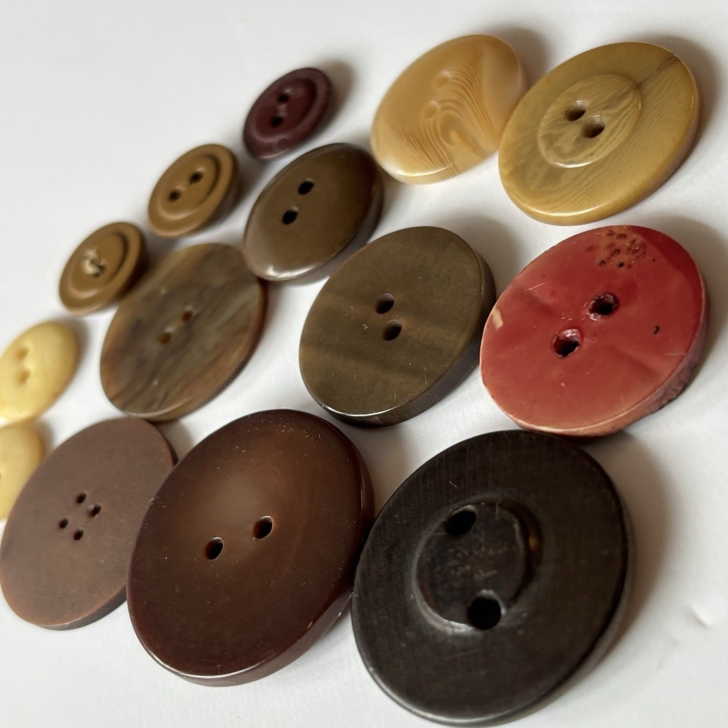 Vintage Brown & Caramel Bakelite Button 73 Lot Mixed 1930s-50s Suit Coat Styles