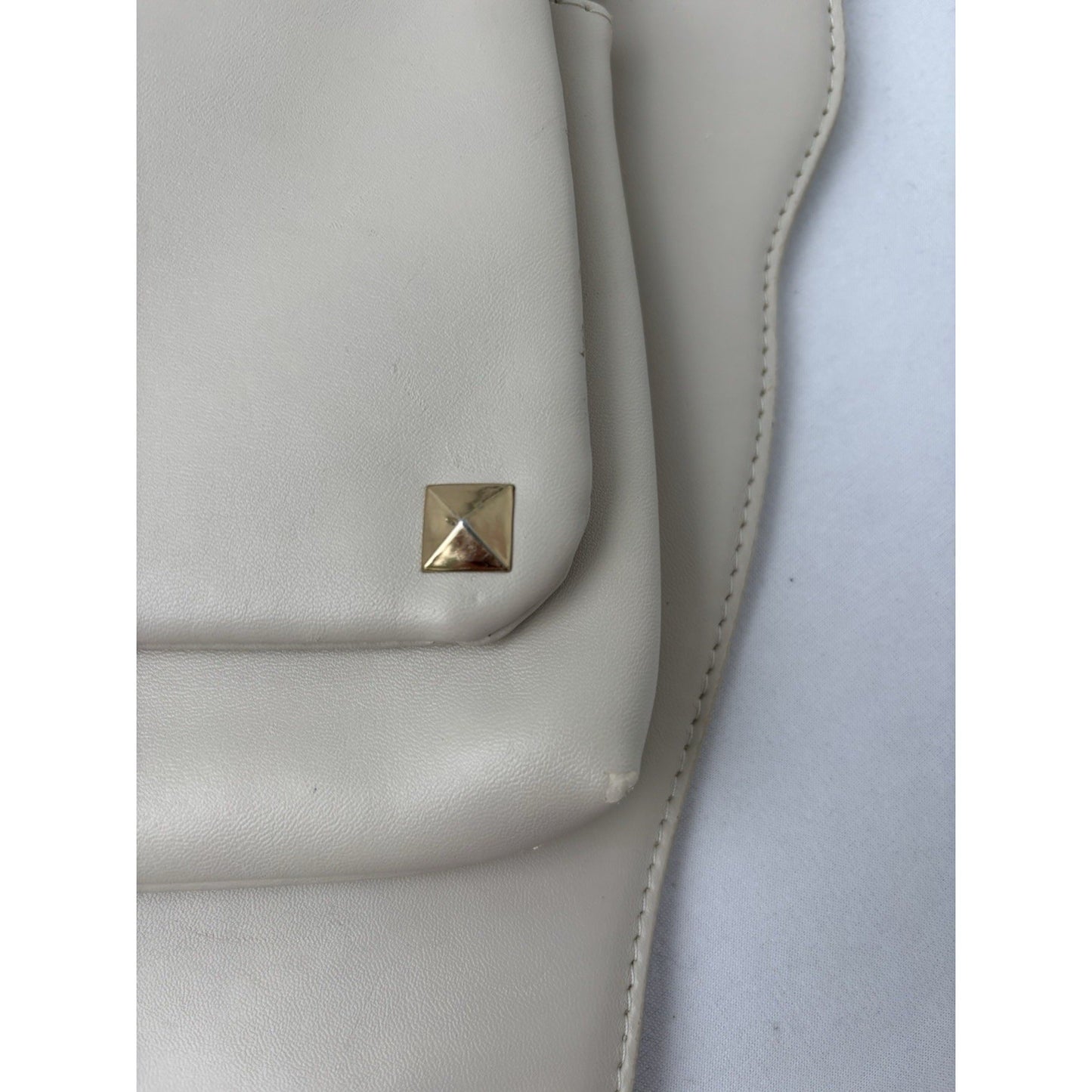 White Cat Shaped Shoulder Purse Gold removable Chain Snap Closure Kidcore Y2K