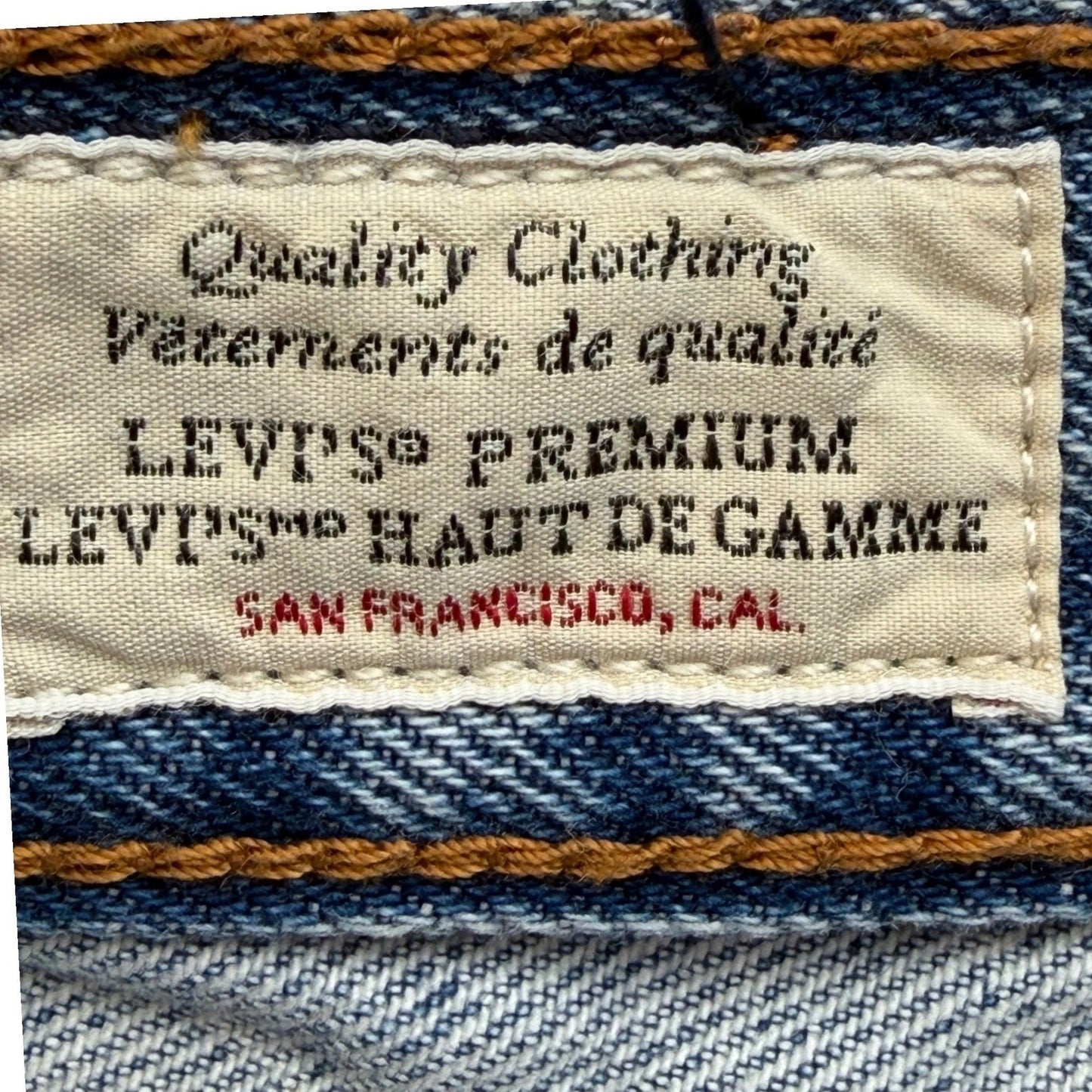 Levi's Premium Wedgie Straight Jeans Light Wash Distressed Knee Raw Hem – Sz 23