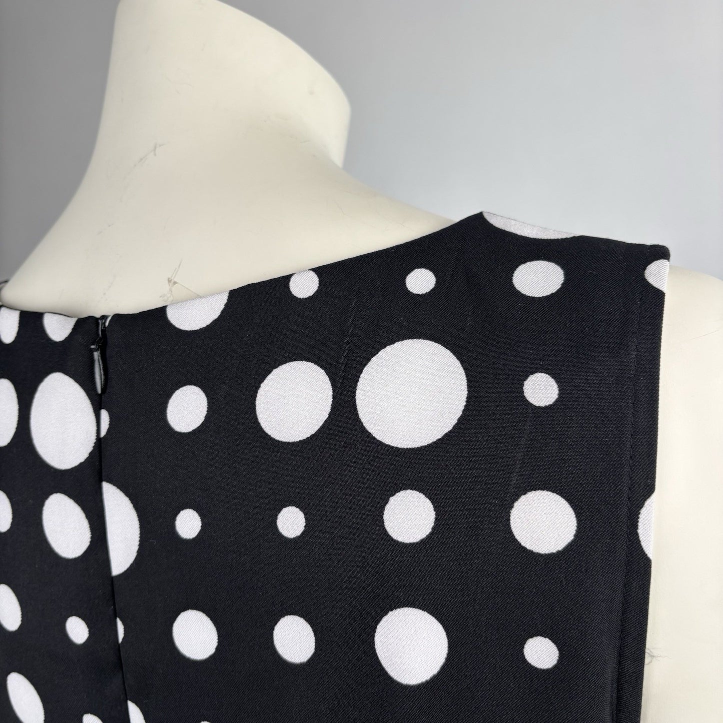 Connected Women's Black And White Polka Dot Dress Sleeveless Size 12 Boatneck