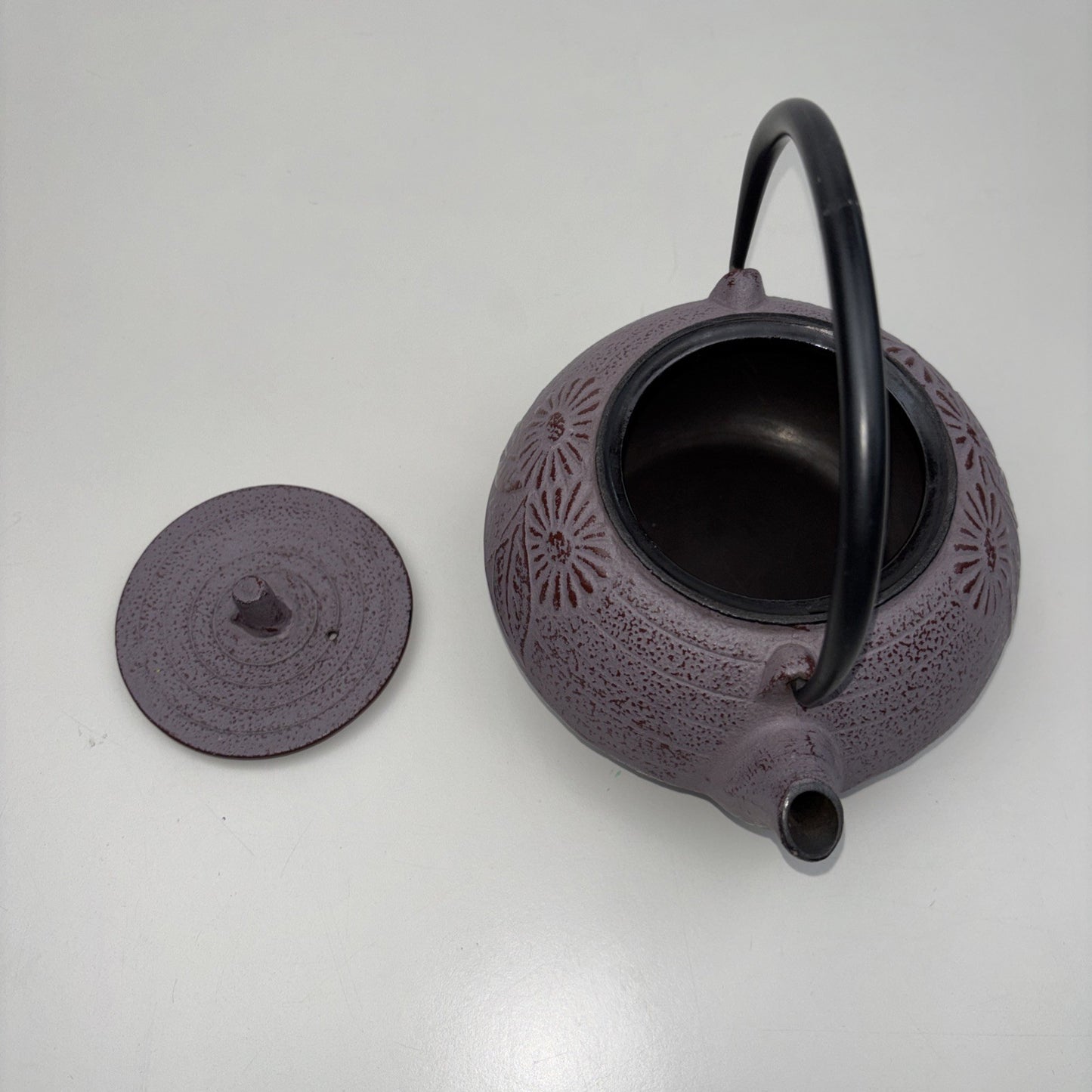 Purple Japanese Cast Iron Teapot Tetsubin Floral Chrysanthemum Pattern Rare