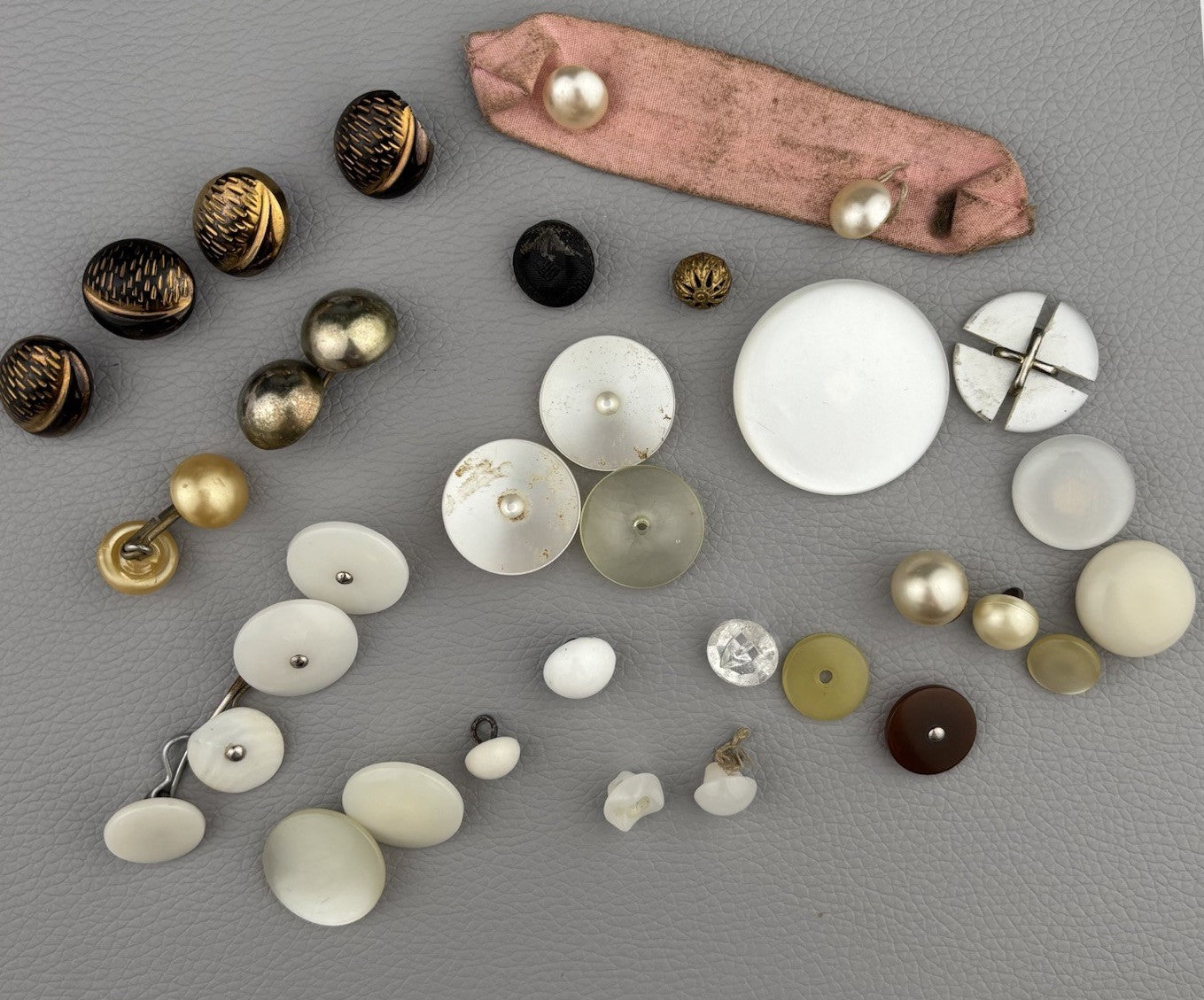 Vintage Buttons Lot – MOP, Brass, Glass & Plastic Mix | Dress & Coat Buttons