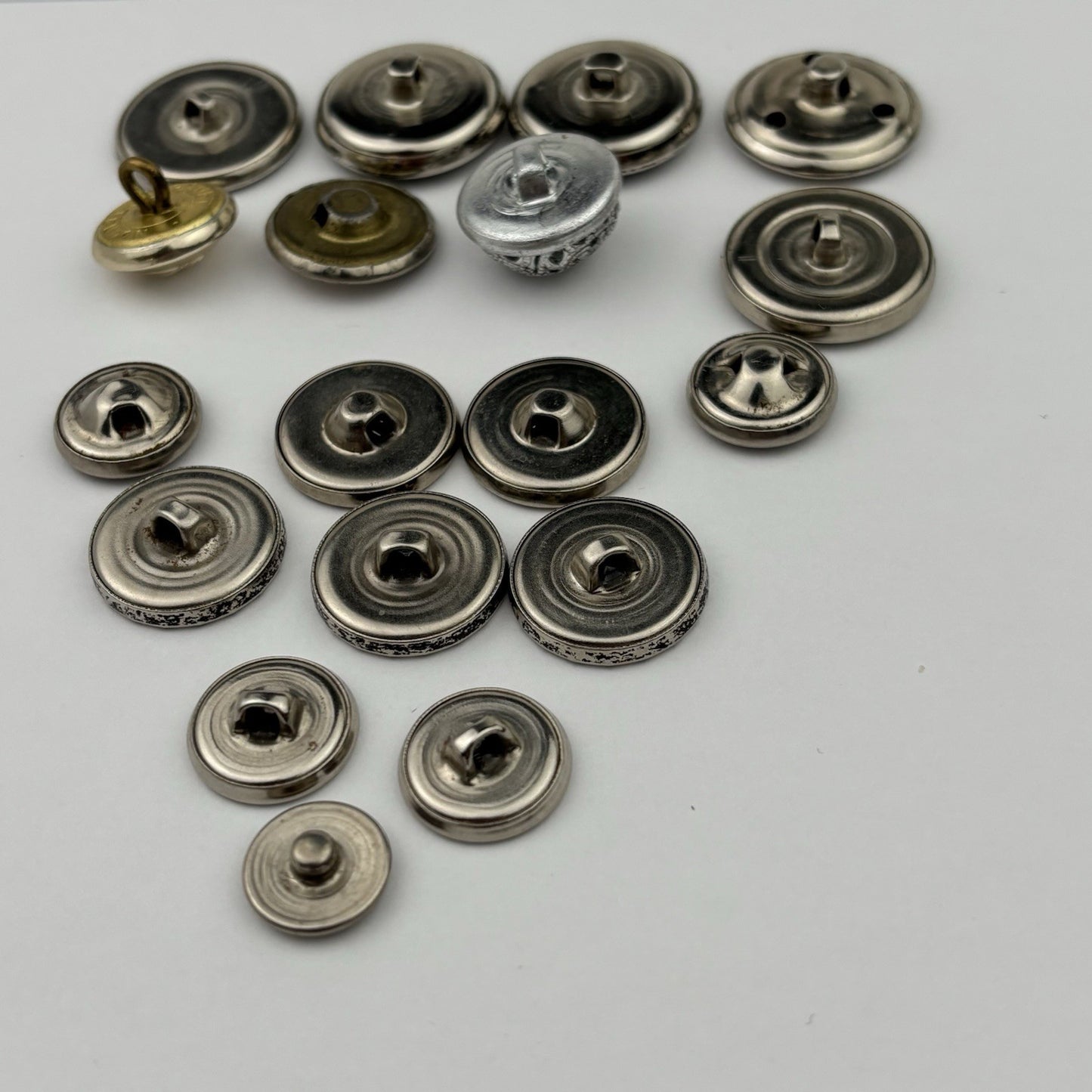 Vintage Silver Crest Button Lot – Fleur-de-Lis, Maple Leaf, Crown & Star, 15pcs
