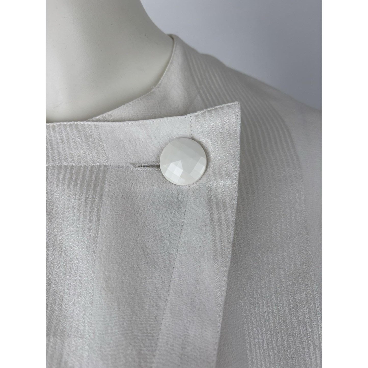 Vintage Simon Chang Women  White Large Blouse Button Closure Basic Quiet Luxury