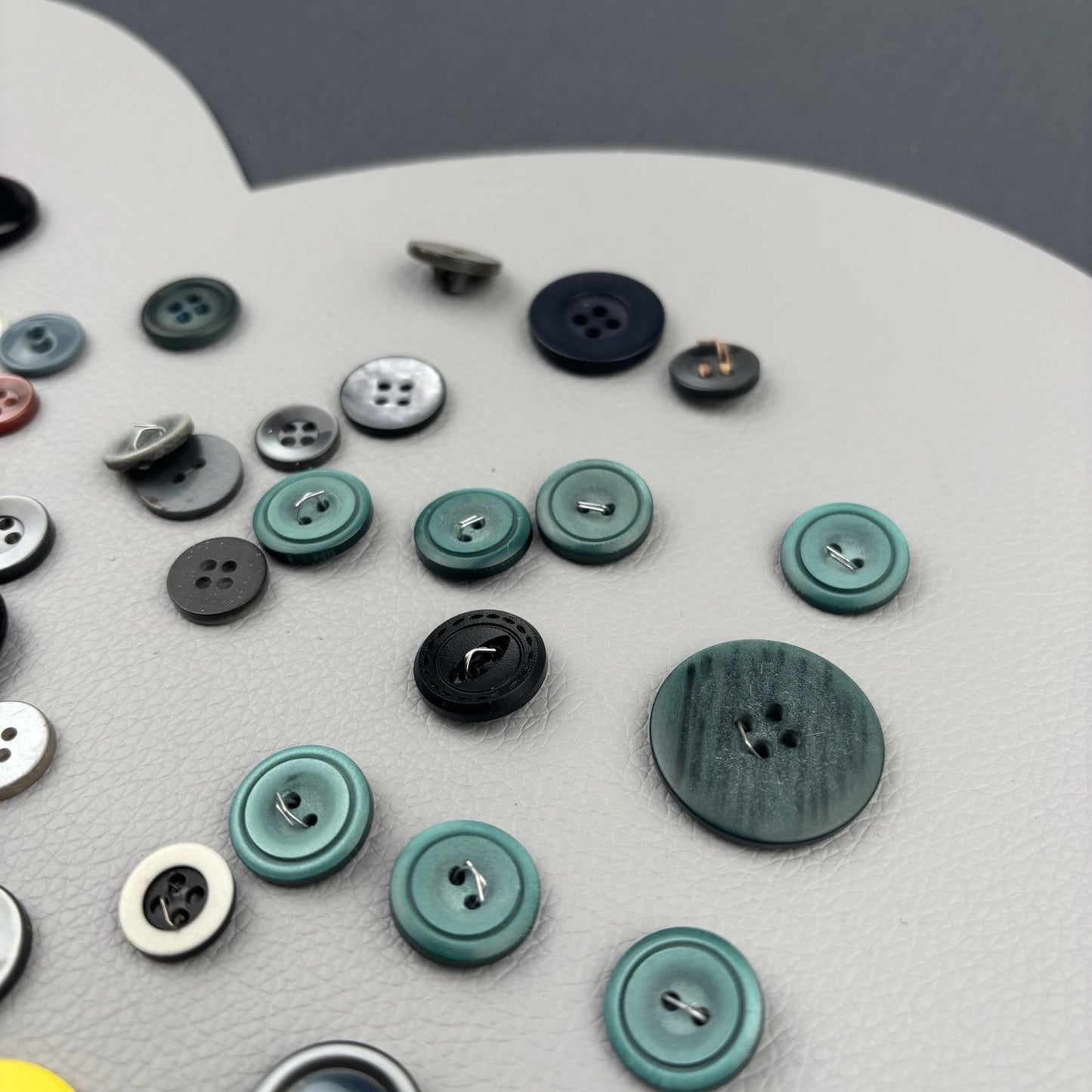 100+ Blue Colored buttons 2 hole + 4 hole crafts sewing collecting small med lge