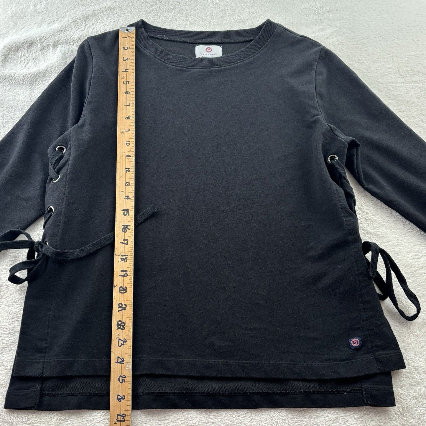 Well + Calm Black Sweattop Women’s Large Grommets Lace Up Sides Gothcore Y2K