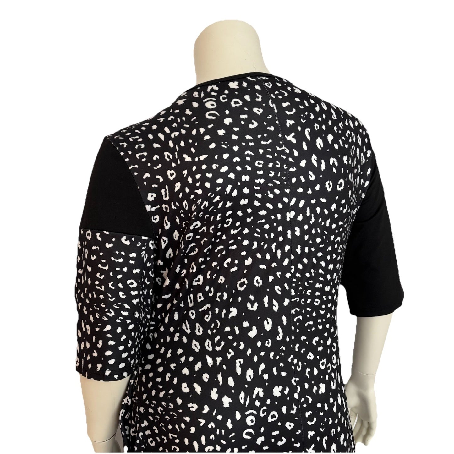 Women’s Black White Animal Print Midi Dress XL Stretch Knit Asymmetrical Buttons