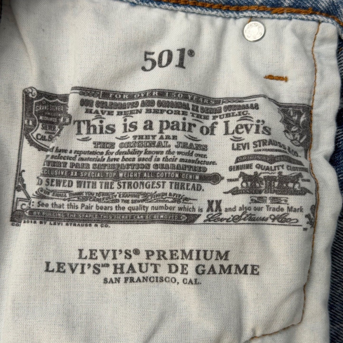 Levi's Premium Wedgie Straight Jeans Light Wash Distressed Knee Raw Hem – Sz 23