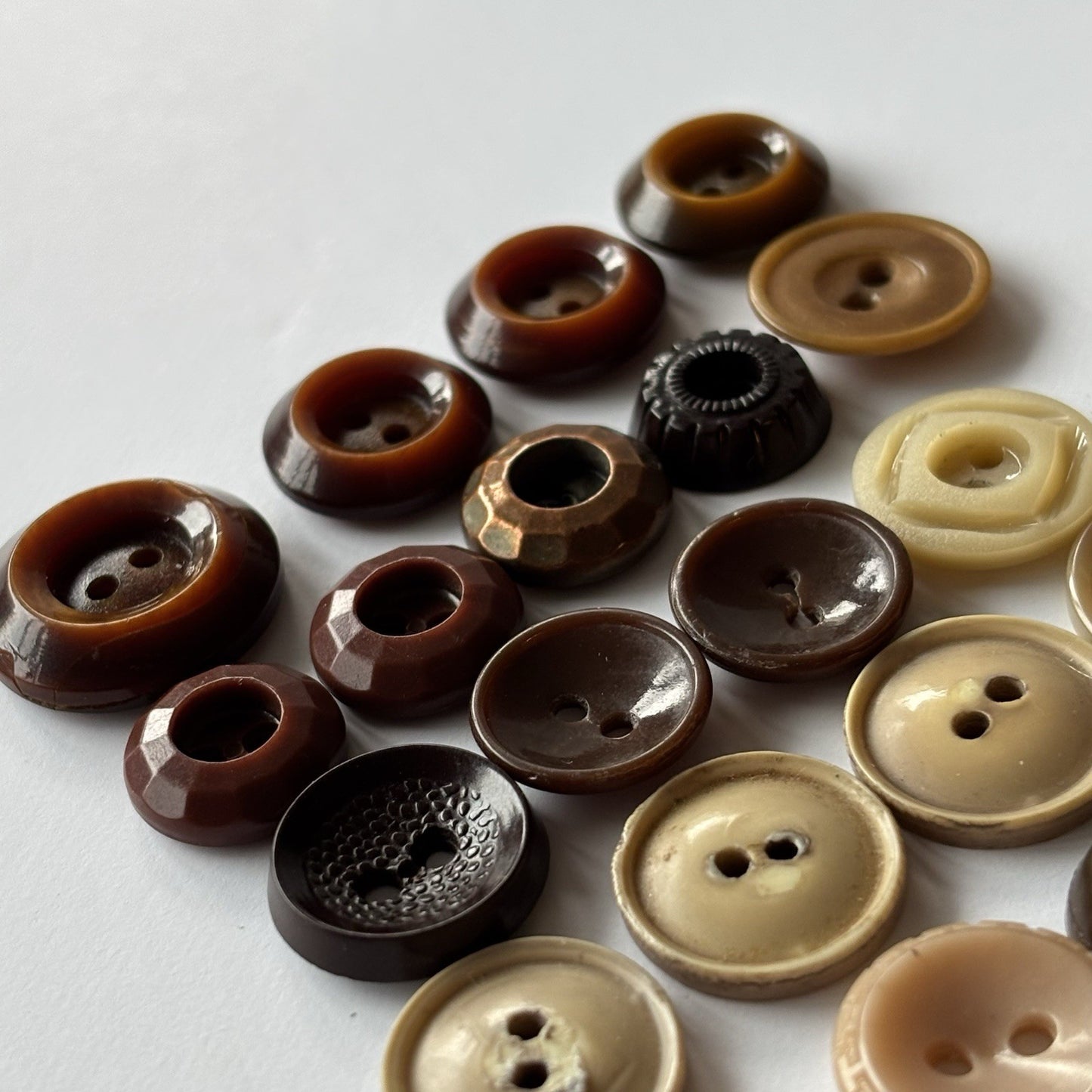 Vintage Brown & Caramel Bakelite Button 73 Lot Mixed 1930s-50s Suit Coat Styles