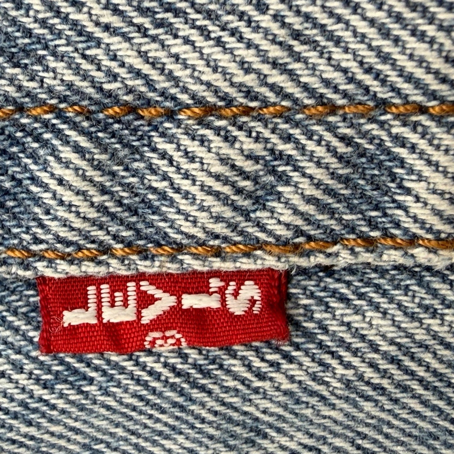 Levi's Premium Wedgie Straight Jeans Light Wash Distressed Knee Raw Hem – Sz 23