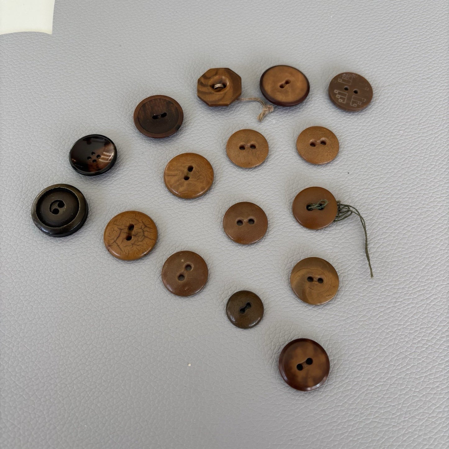 Vintage Brown Bakelite & Casein Button Lot 1930s-40s • Carved & Etched Styles