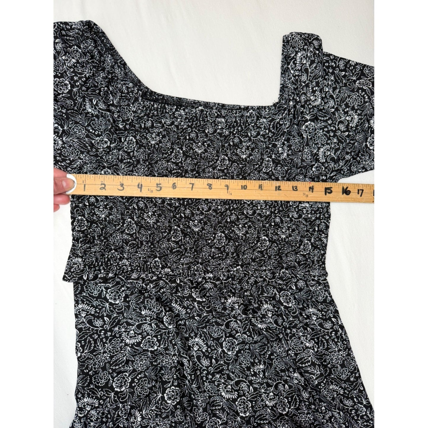 Devoted Black White Dress Floral Smocked Prairie Romantic Peasant Boho Womens M